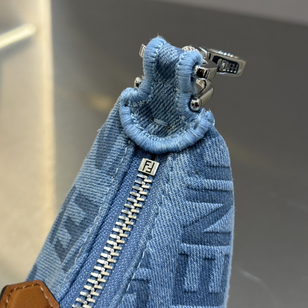 Fendi Praphy-16.5x14x5CM