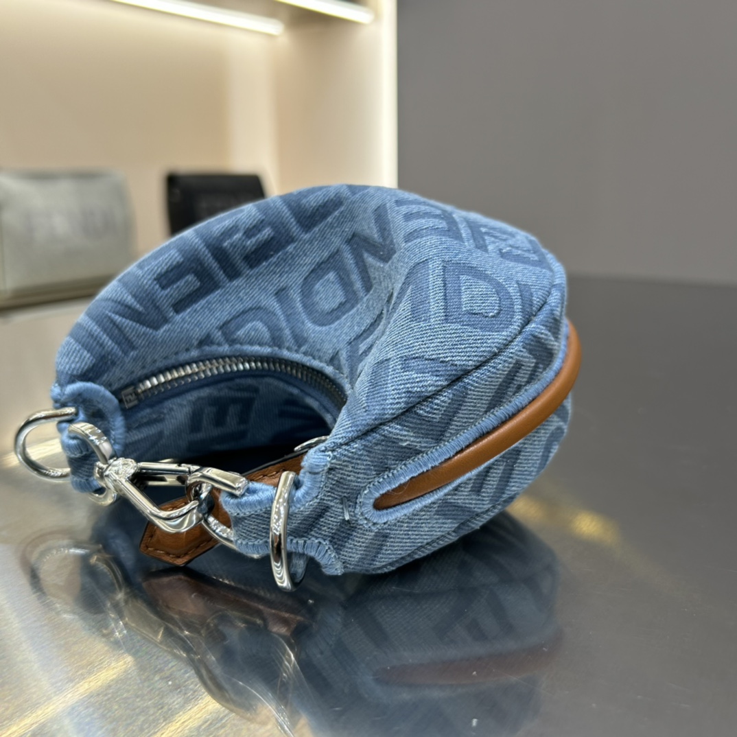 Fendi Praphy-16.5x14x5CM