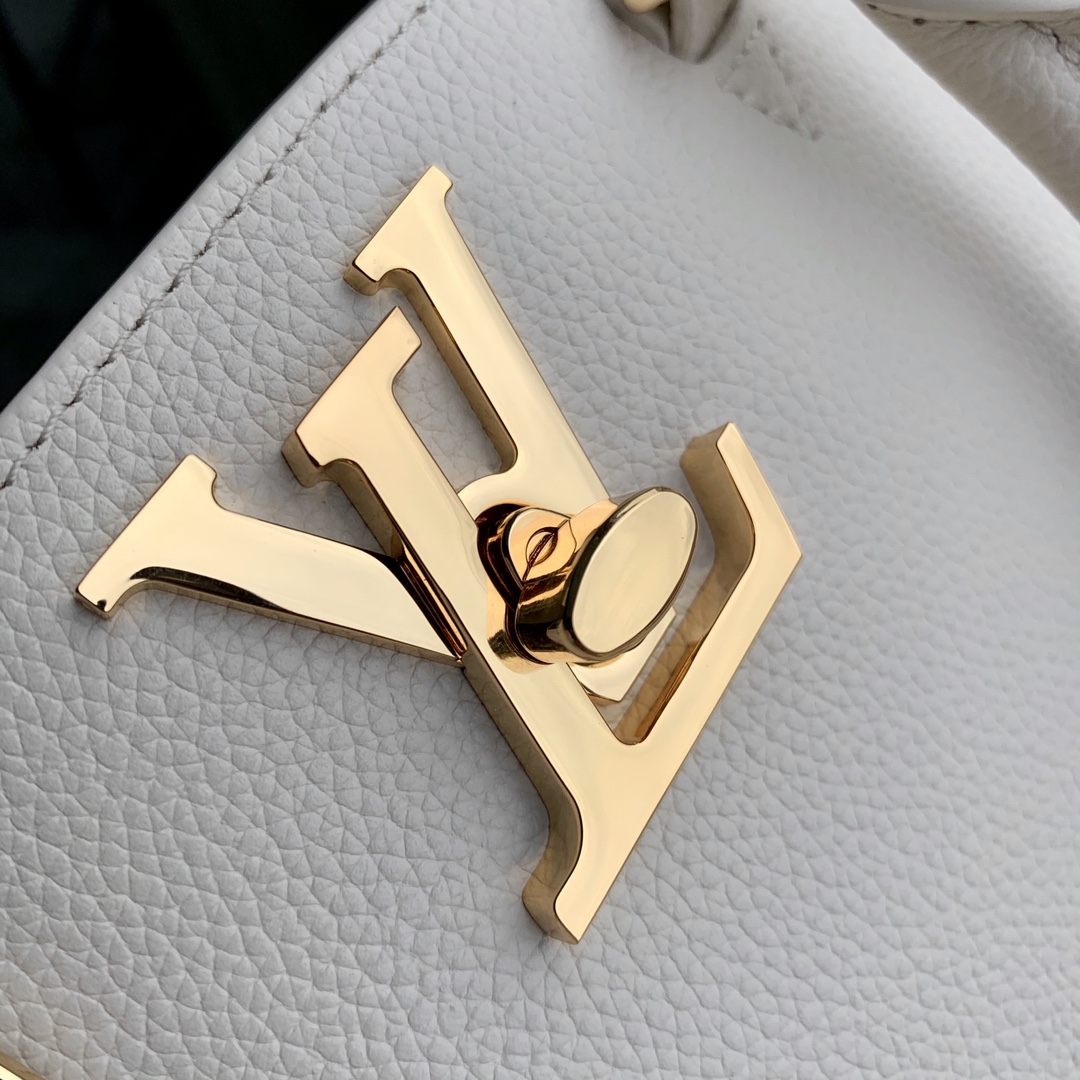 Louis Vuitton Lock & Go -24.5 x 19.0 x 10.5 CM Louis Vuitton Lock & Go -24.5 x 19.0 x 10.5 CM