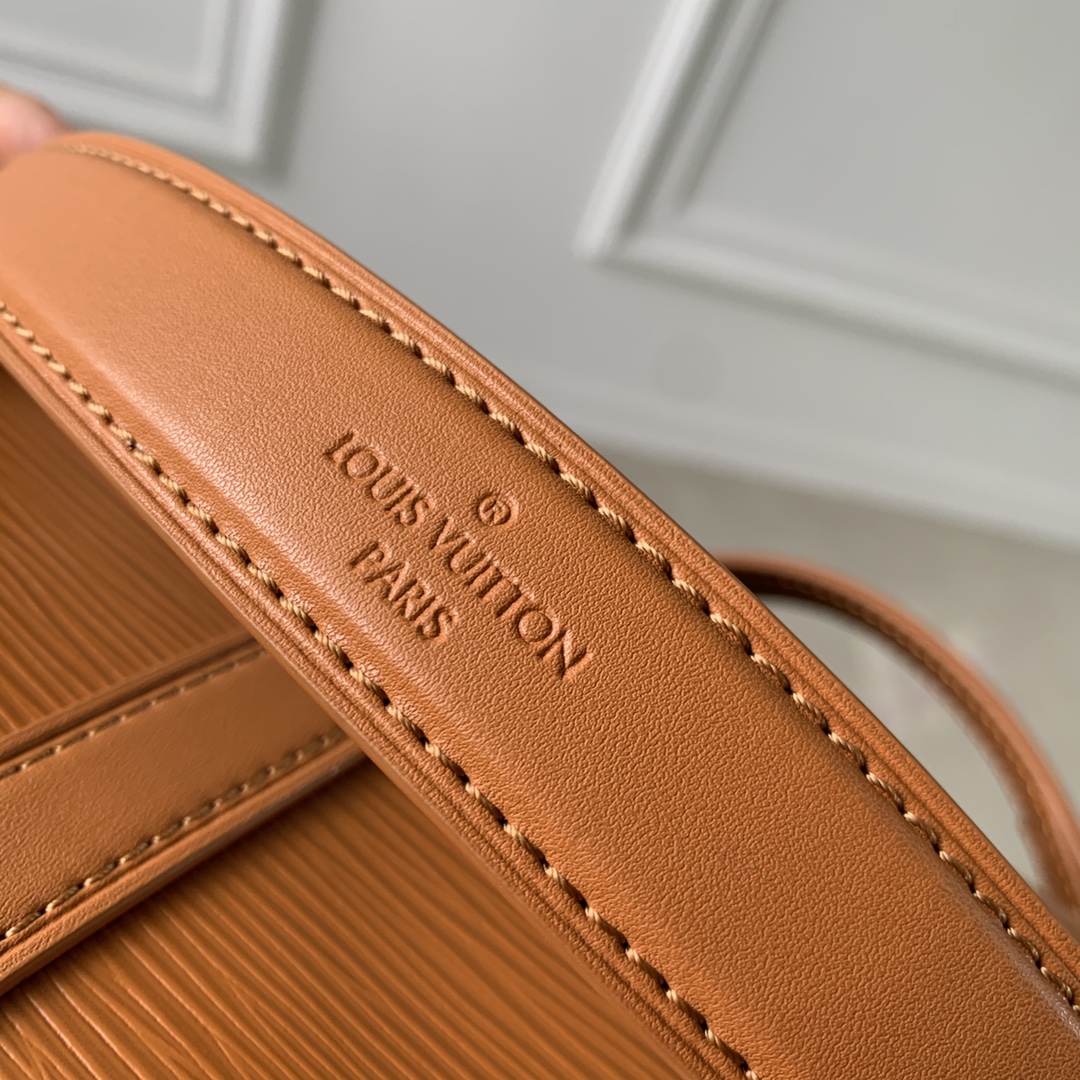 Louis Vuitton Saumur BB-20 x 16 x 7.5CM Louis Vuitton Saumur BB-20 x 16 x 7.5CM