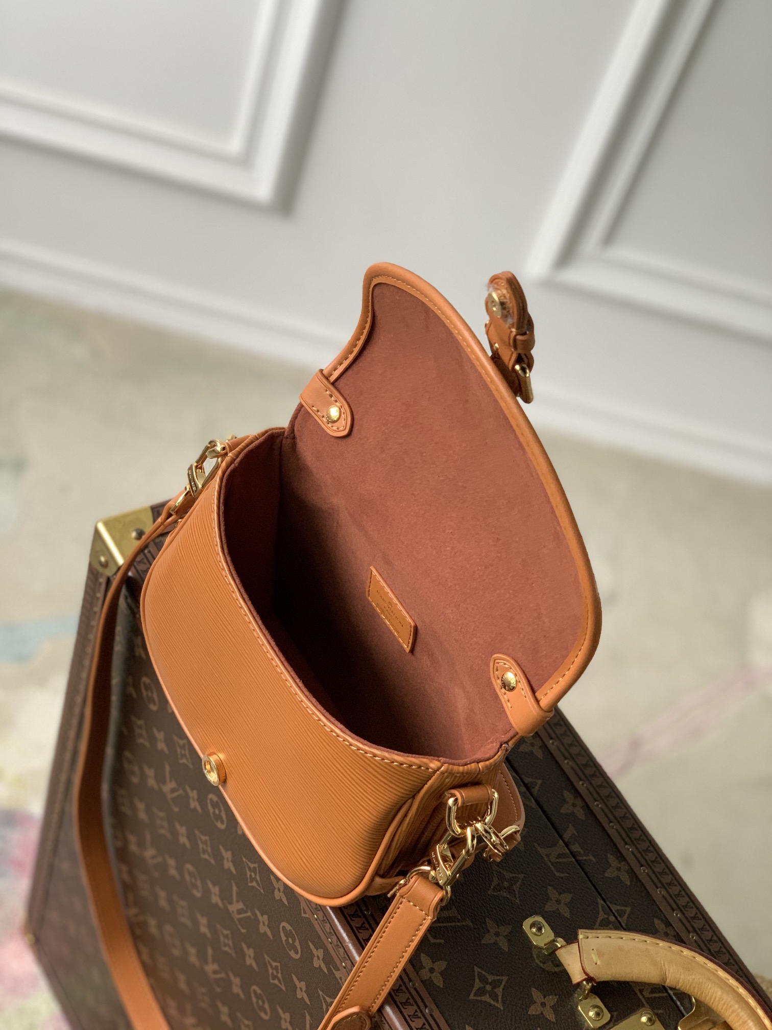 Louis Vuitton Saumur BB-20 x 16 x 7.5CM Louis Vuitton Saumur BB-20 x 16 x 7.5CM