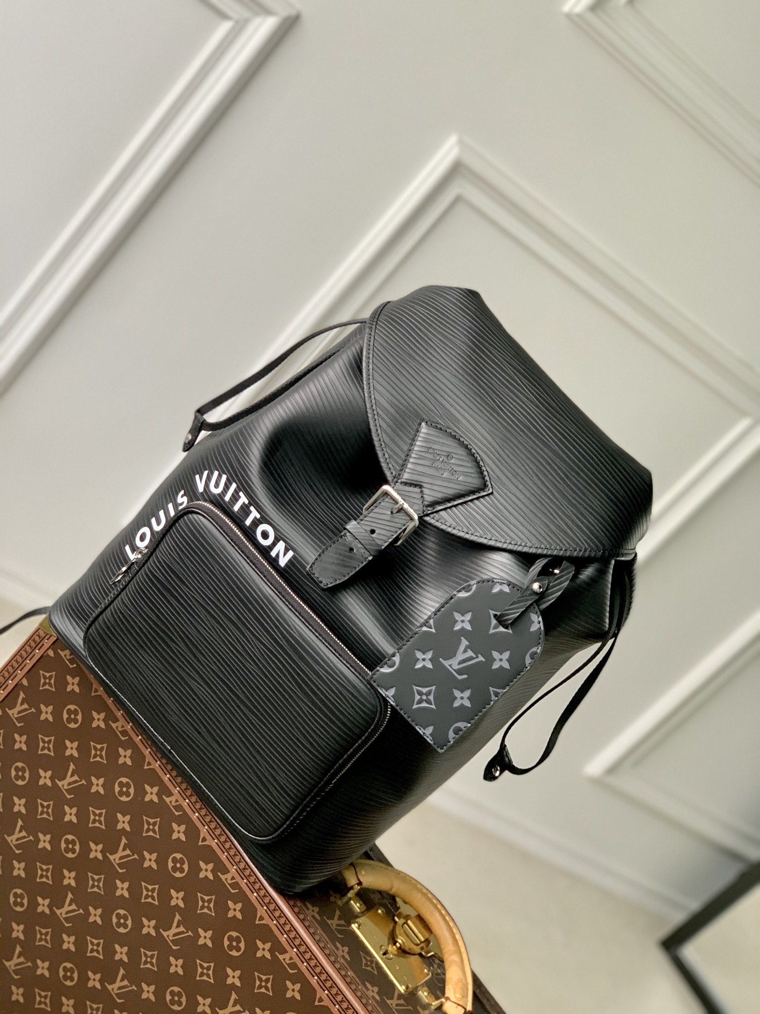 Louis Vuitton Montsouris Backpack-32 x 40 x 19CM