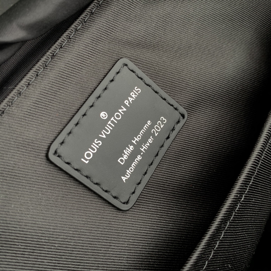 Louis Vuitton Montsouris Backpack-32 x 40 x 19CM