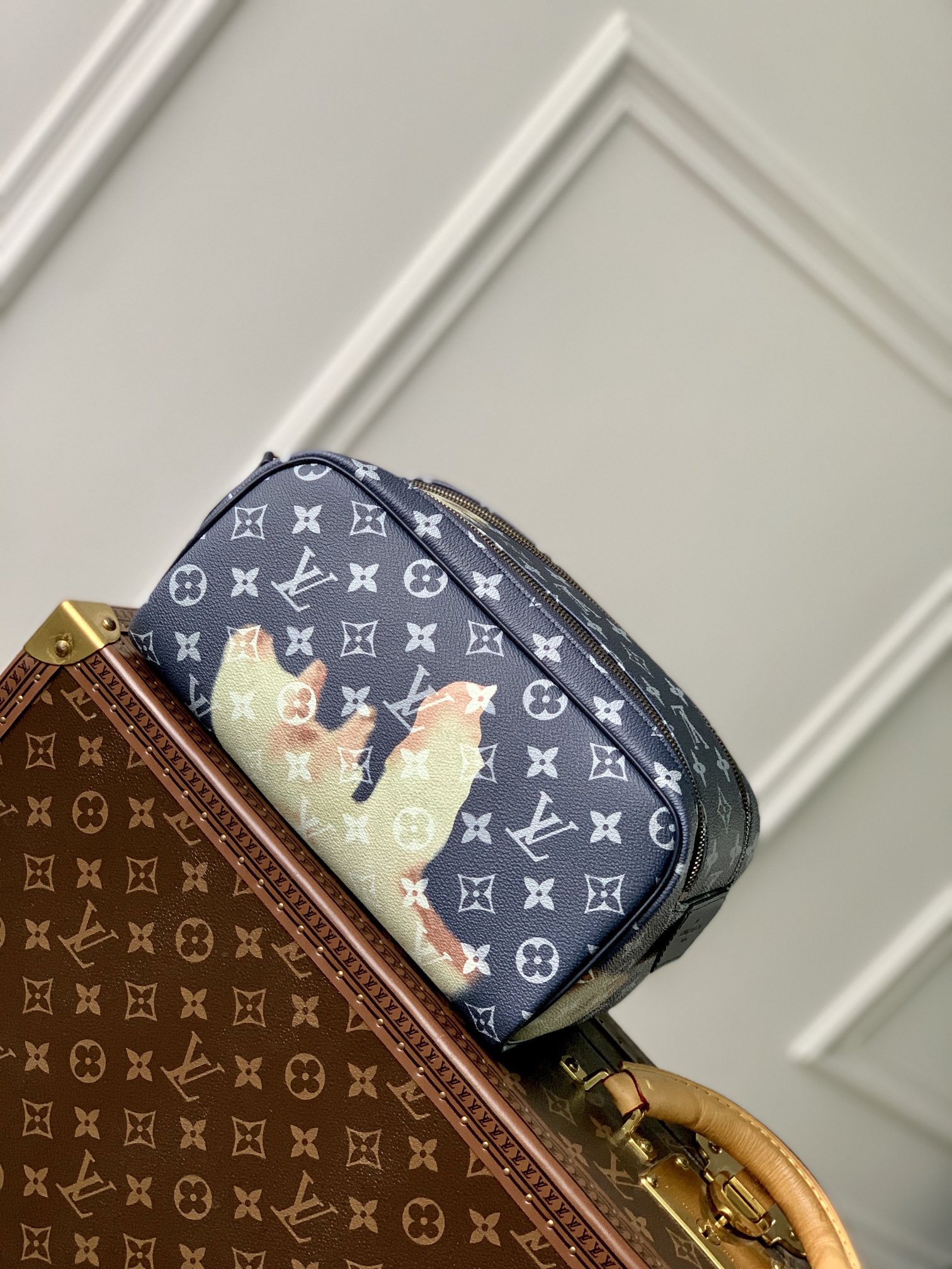 Louis Vuitton Dopp Kit-28 x 15 x 16.5CM