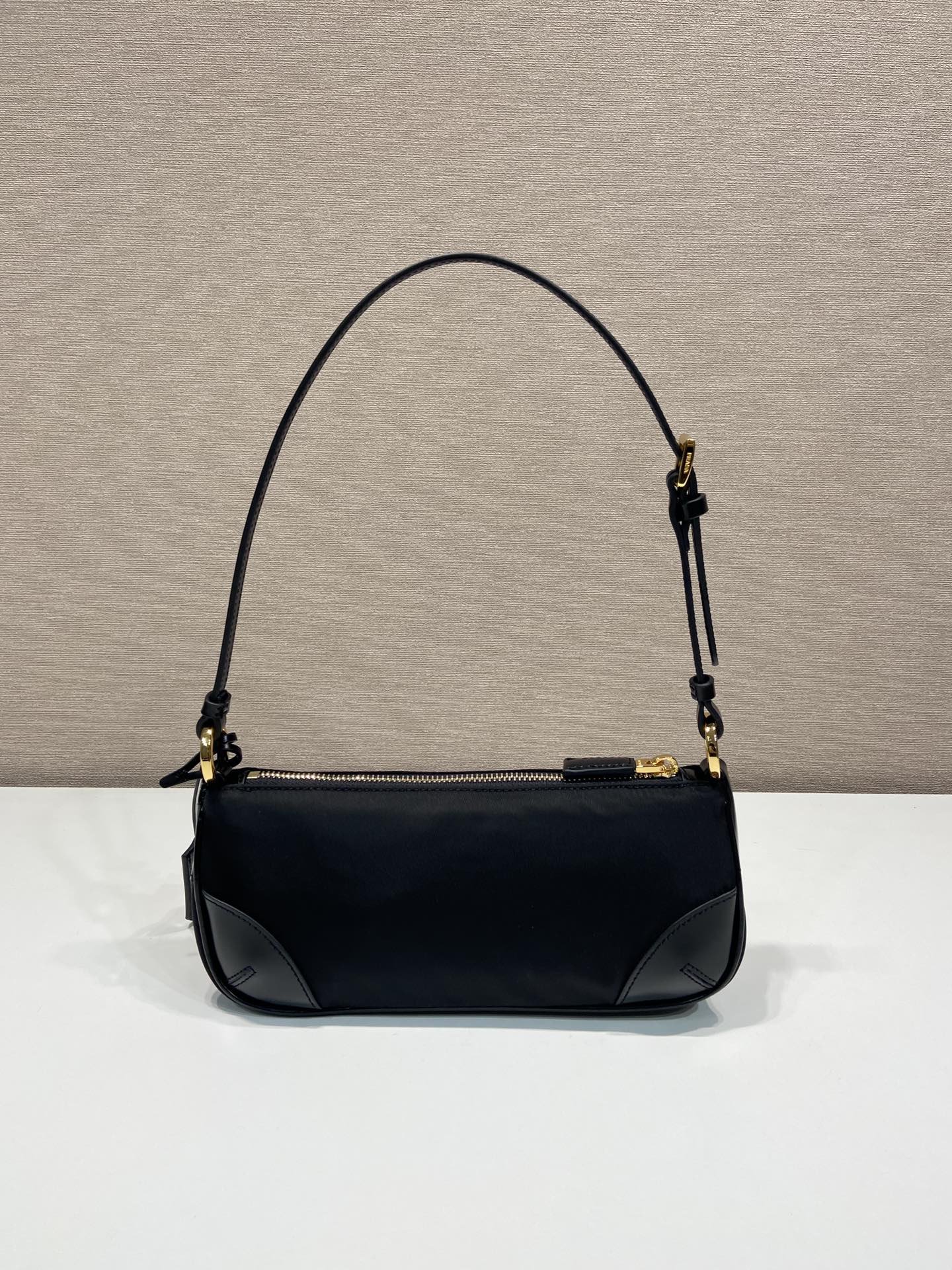 Prada Re-Edition 2002 Bag-1BC201-23.5*10*5CM Prada Re-Edition 2002 Bag-1BC201-23.5*10*5CM