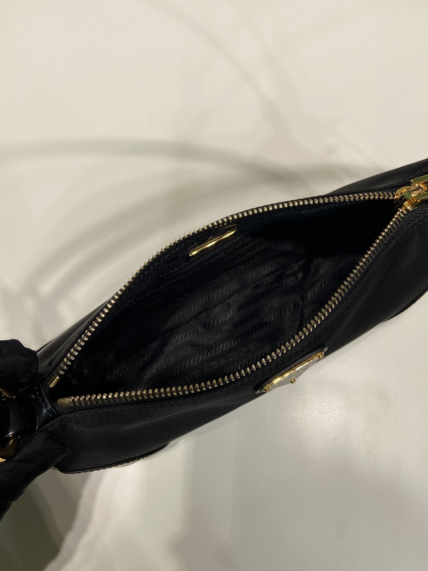 Prada Re-Edition 2002 Bag-1BC201-23.5*10*5CM Prada Re-Edition 2002 Bag-1BC201-23.5*10*5CM