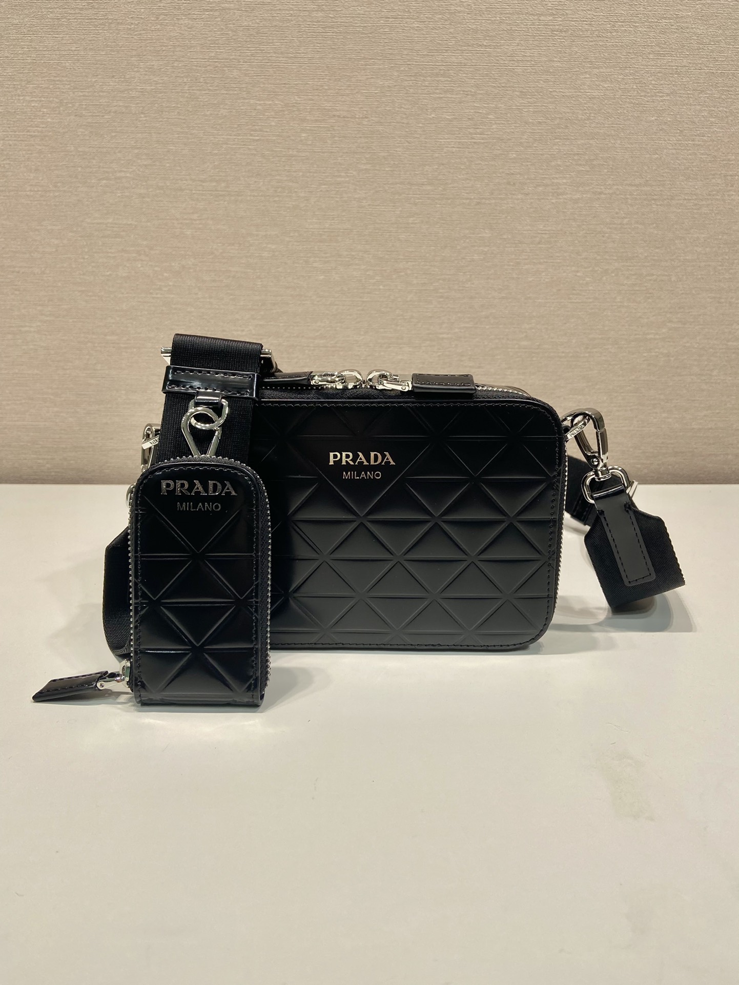 Prada Camera Bag 2VH070-19*12.5*5.5CM