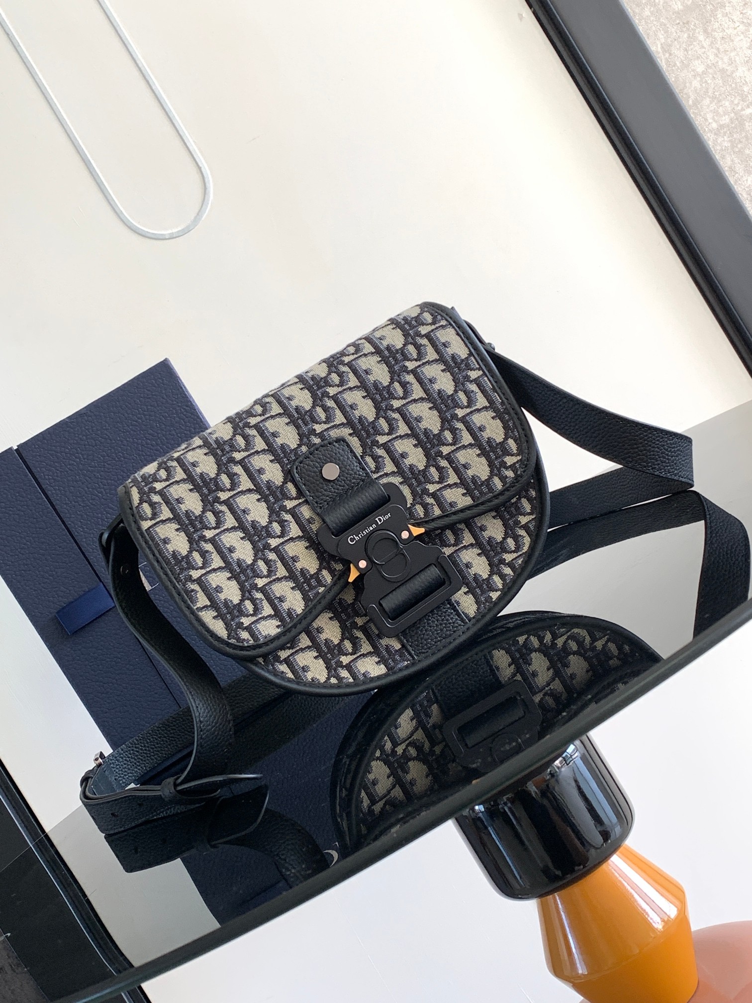 Diro Gallop Messenger Bag-20.5 x 16 x 5CM