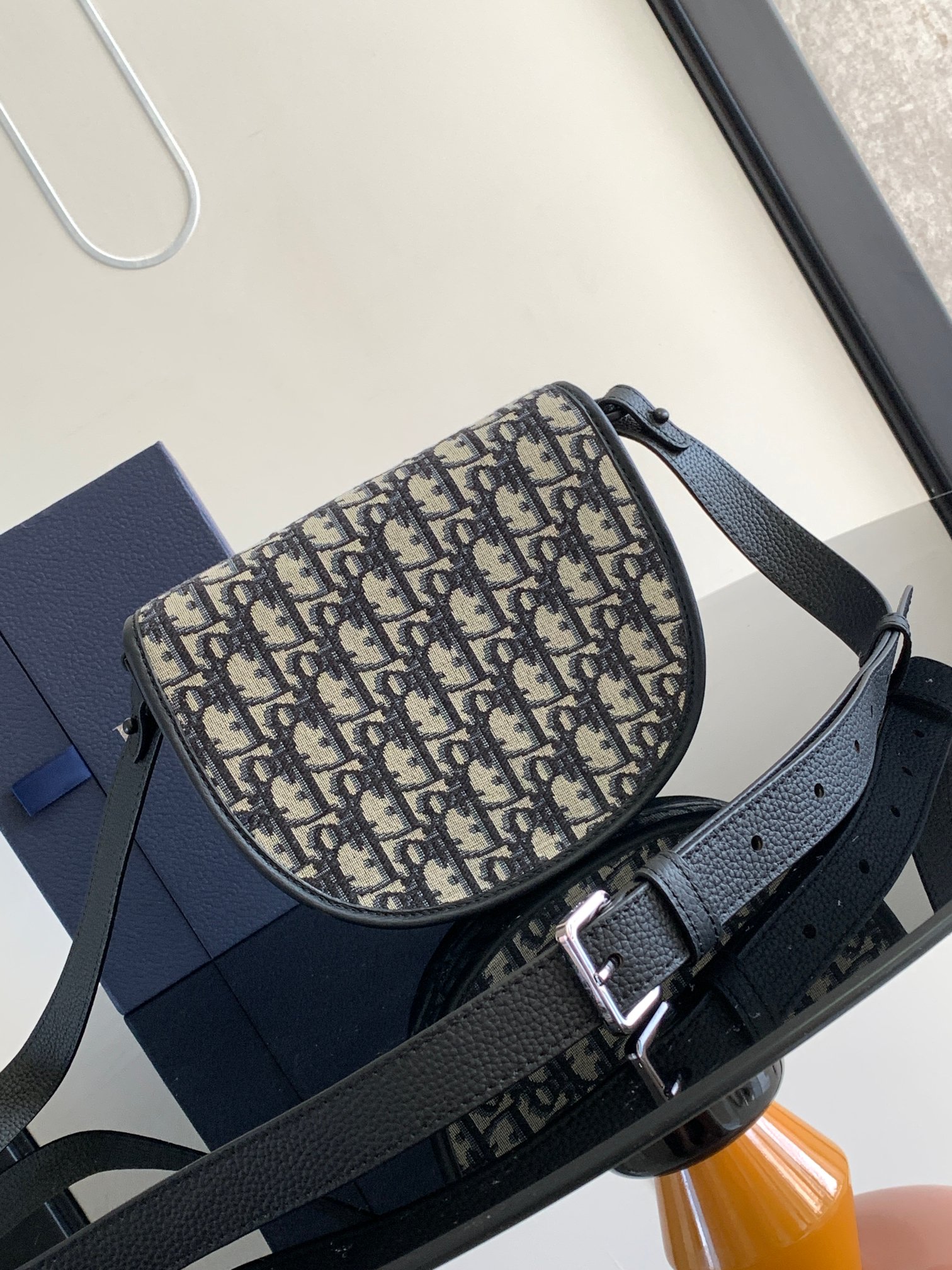 Diro Gallop Messenger Bag-20.5 x 16 x 5CM