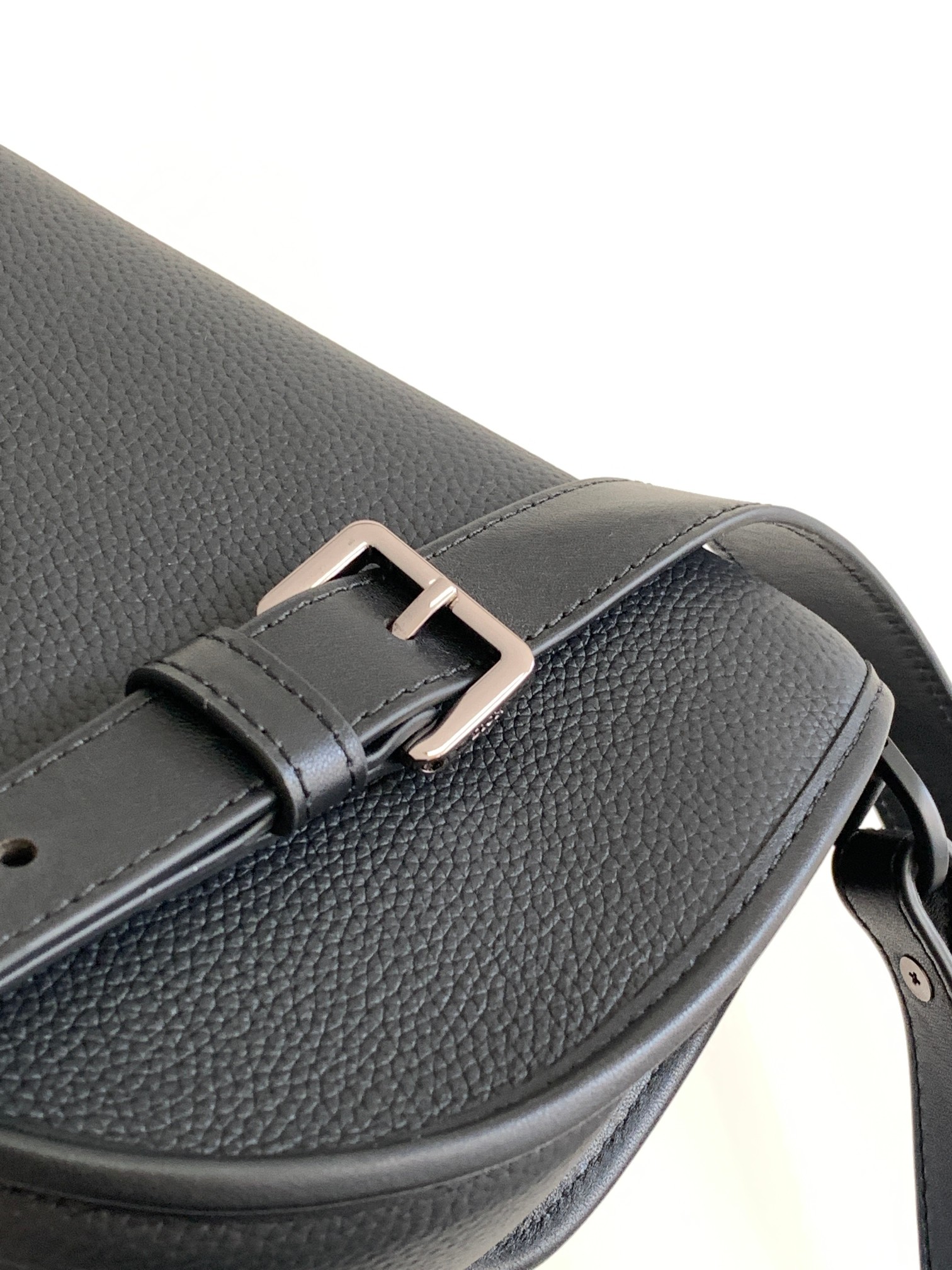 Diro Gallop Messenger Bag-20.5 x 16 x 5CM