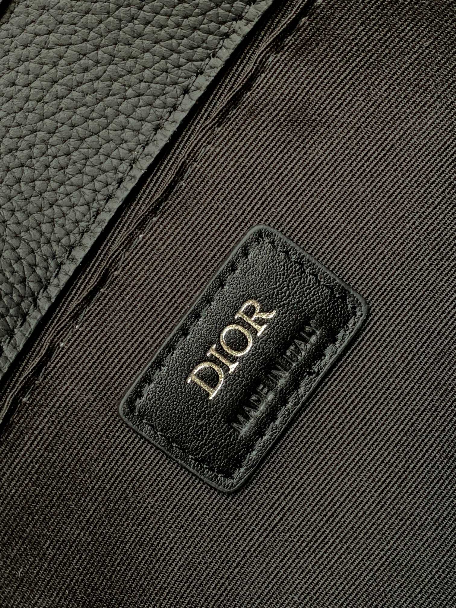 Diro Gallop Messenger Bag-28 x 22 x 7 CM