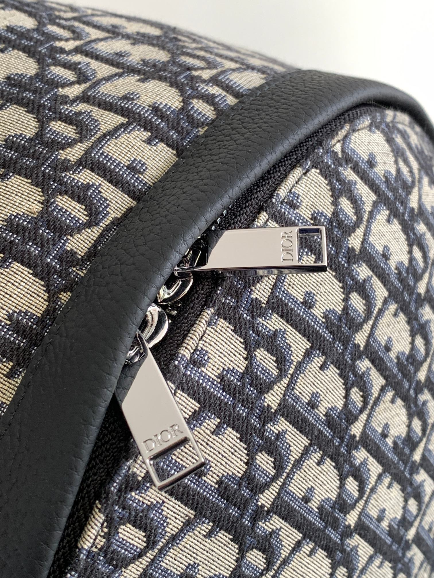 DiroTravel Backpack-26 x 37 x 15CM