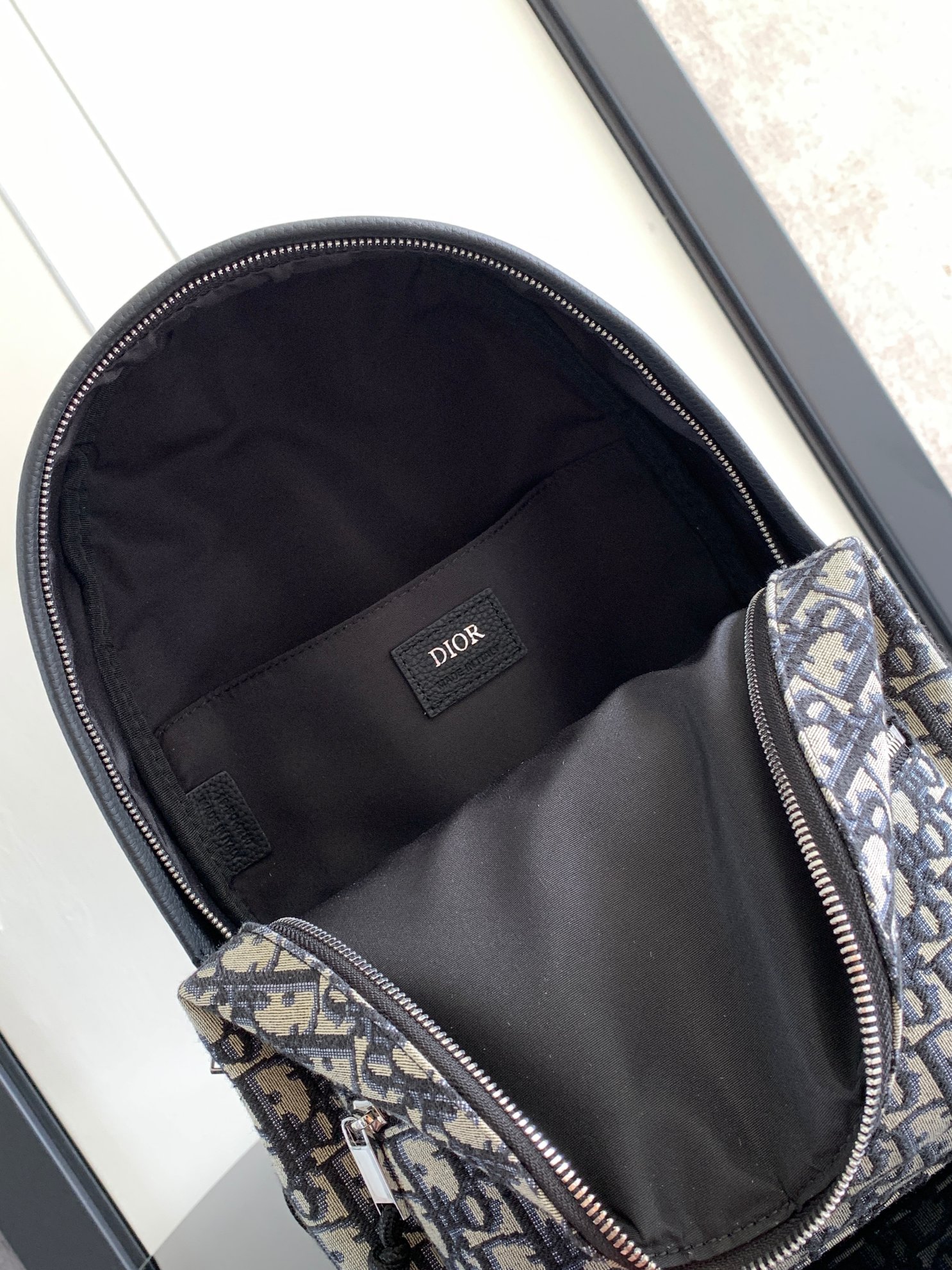 DiroTravel Backpack-26 x 37 x 15CM