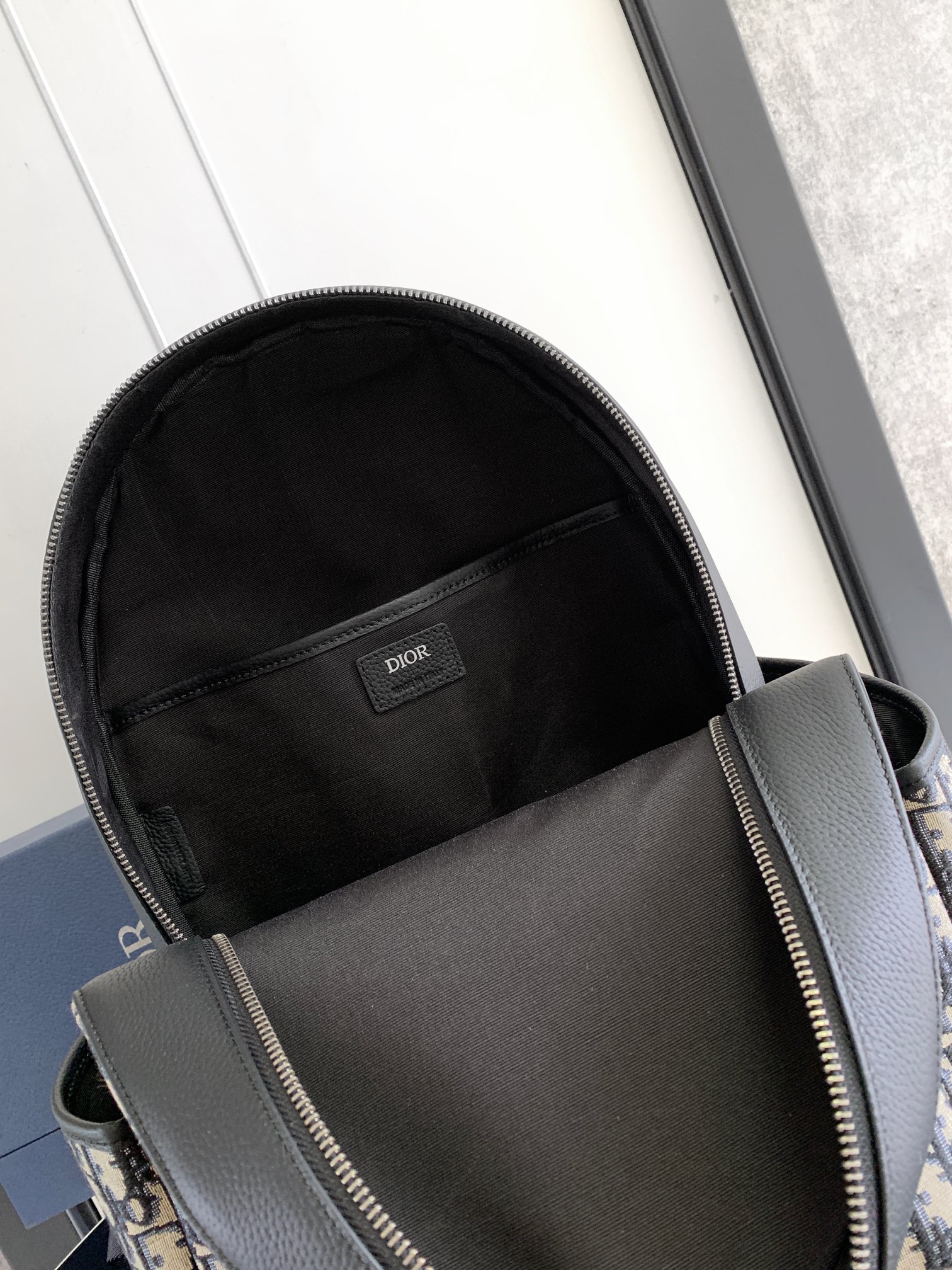 Diro Explorer Backpack-30 x 42 x 14.5CM
