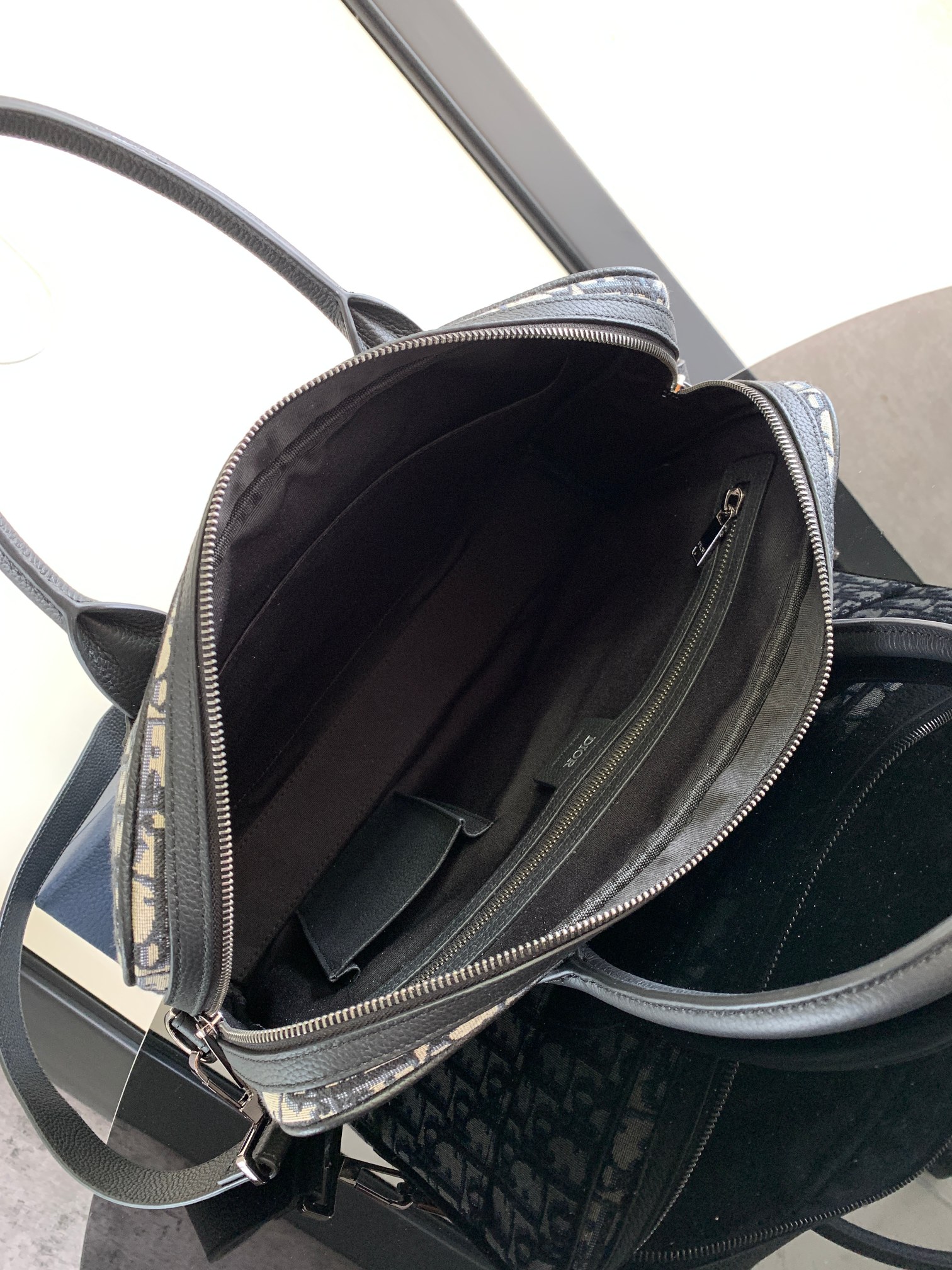 Diro Men’s Messenger Bag-38x28x7CM Diro Men’s Messenger Bag-38x28x7CM