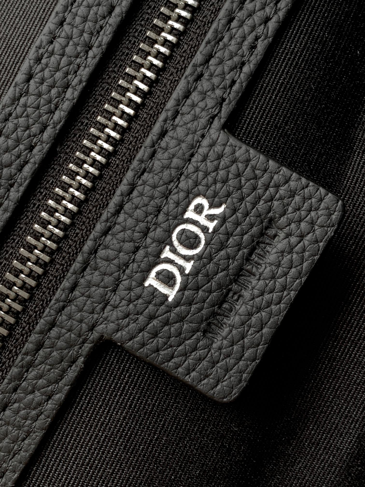 Diro Men’s Messenger Bag-38x28x7CM Diro Men’s Messenger Bag-38x28x7CM
