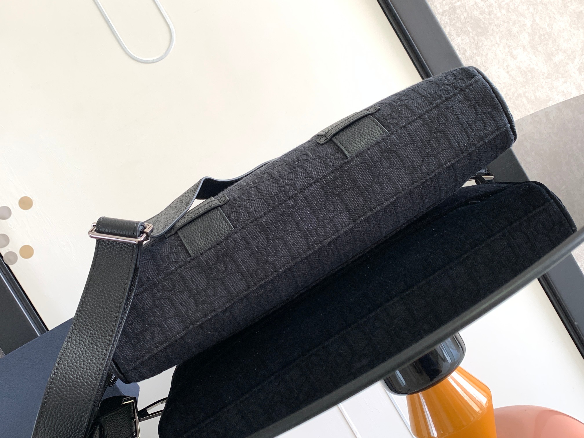 Diro Men’s Messenger Bag-38x28x7CM