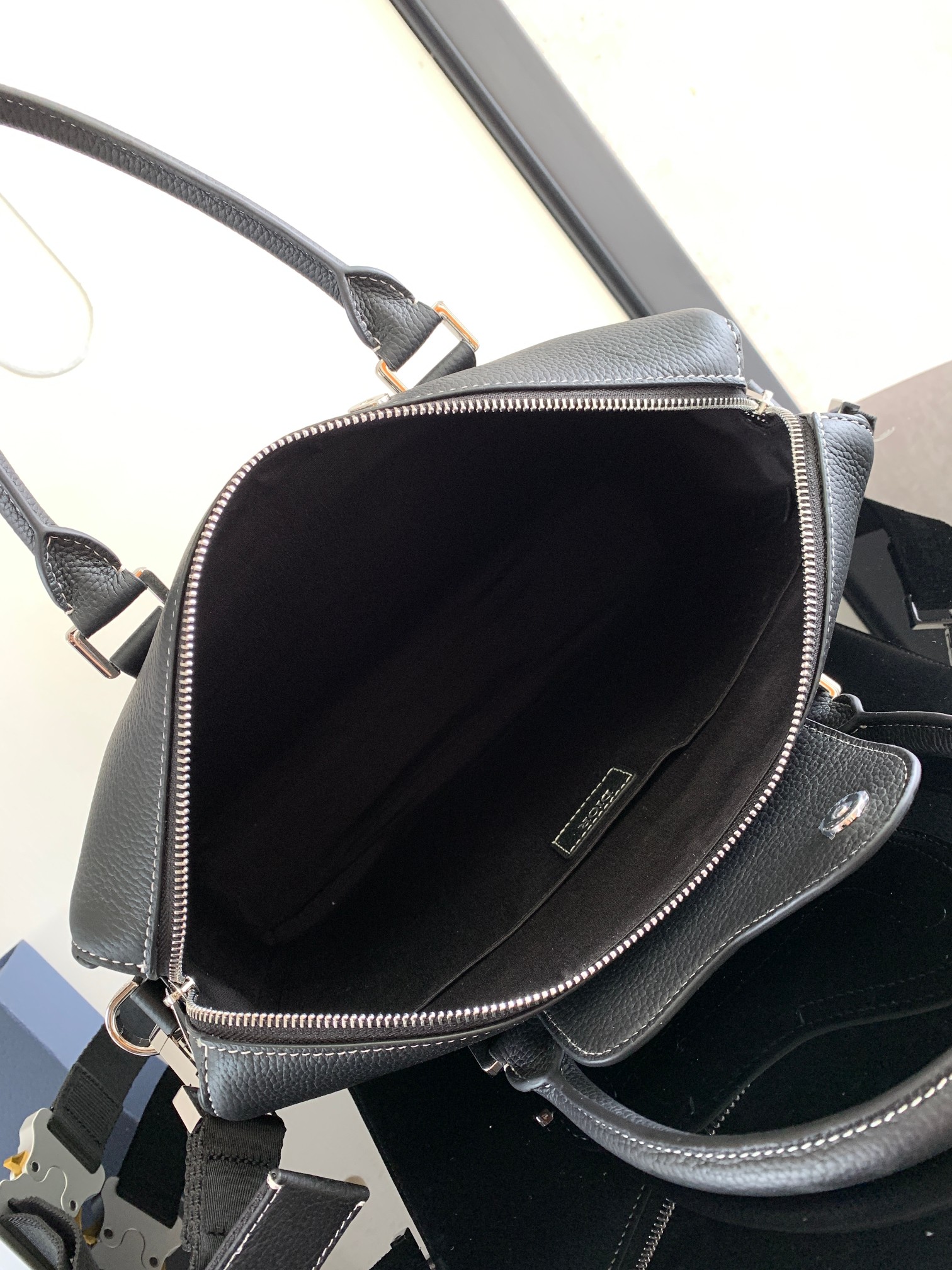 Diro Lingot Messenger Bag-35 x 27 x 6CM