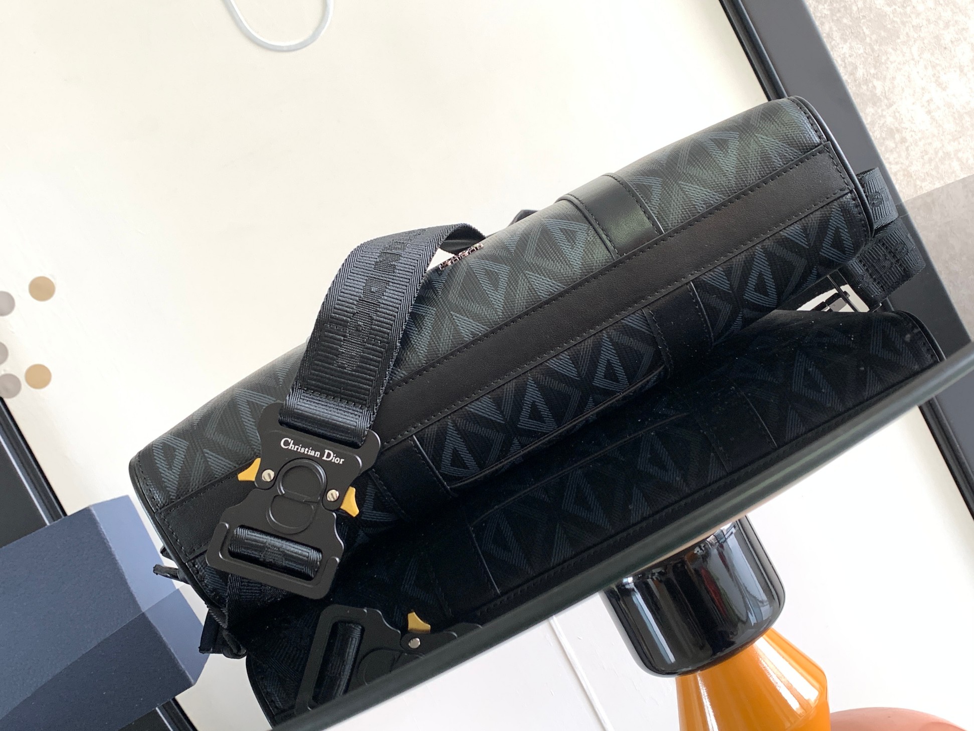 Diro Lingot Messenger Bag-35 x 27 x 6CM
