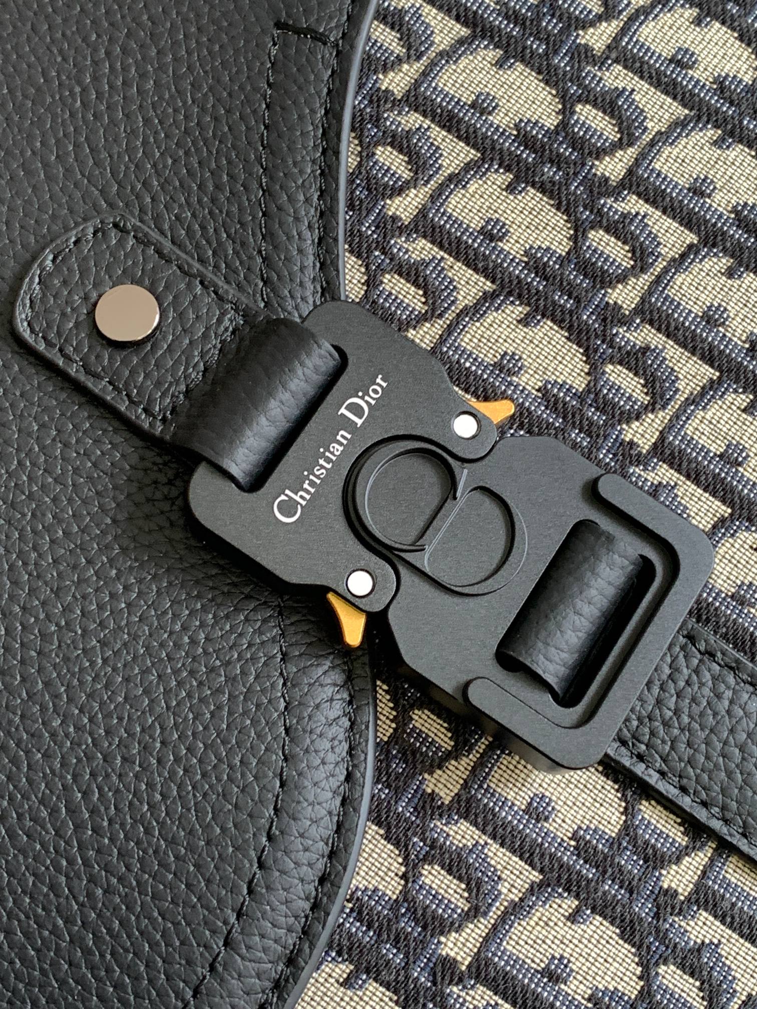 Diro Saddle Messenger Bag-31 x 23 x 8CM