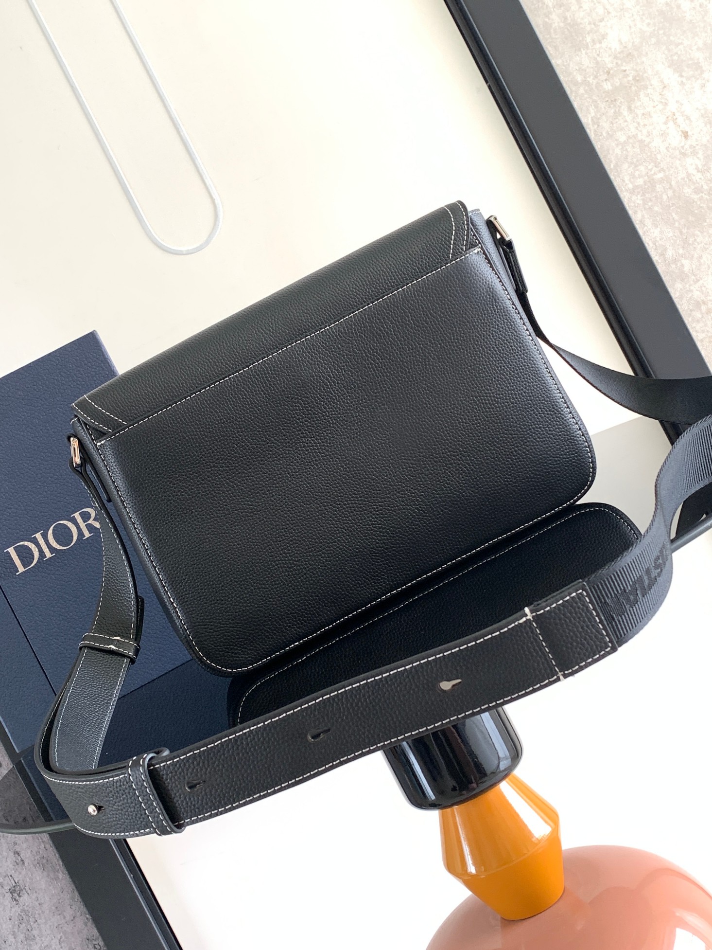 Diro Saddle Messenger Bag-31 x 23 x 8CM