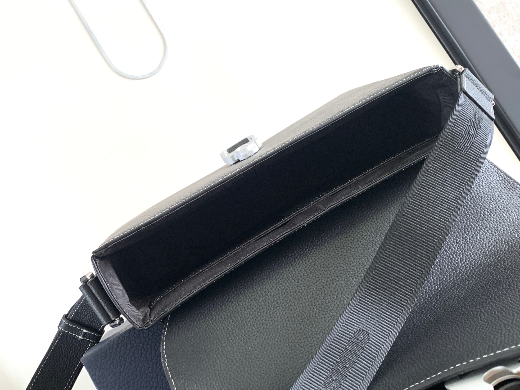 Diro Saddle Messenger Bag-31 x 23 x 8CM