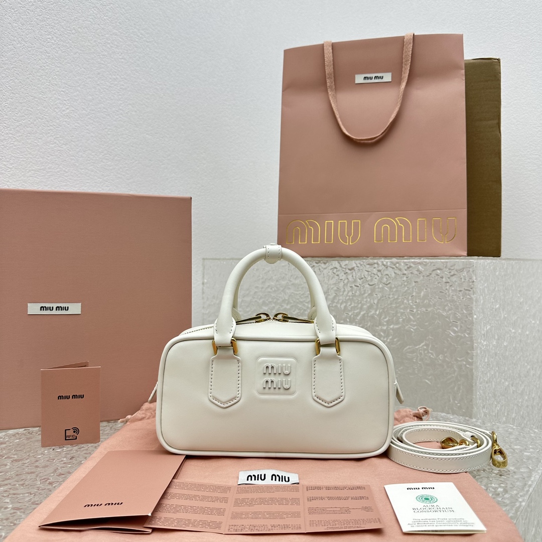 MiuMiu SS23 Softy Padded Bag-22*10*7.5CM