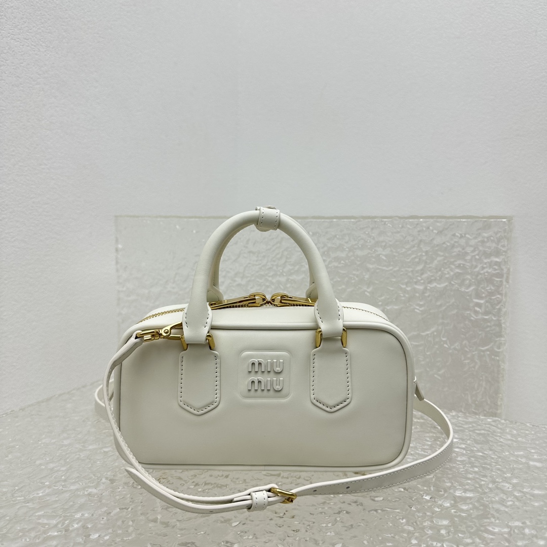 MiuMiu SS23 Softy Padded Bag-22*10*7.5CM