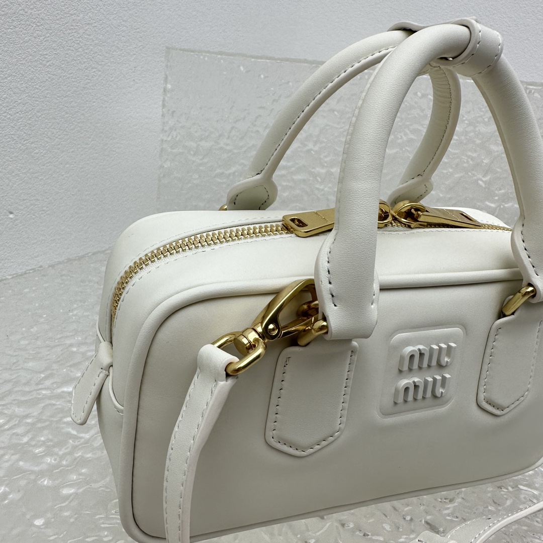 MiuMiu SS23 Softy Padded Bag-22*10*7.5CM