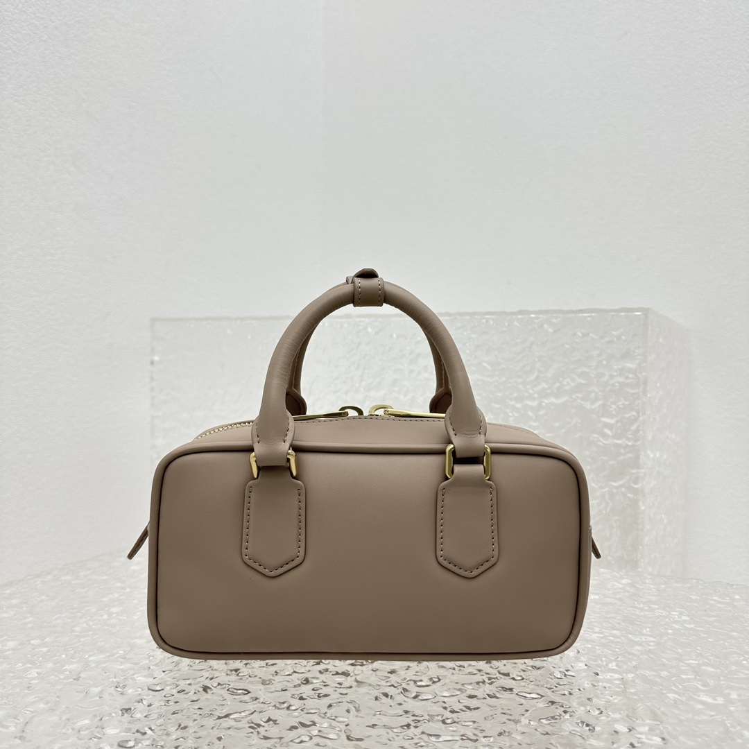 MiuMiu SS23 Softy Padded Bag-22*10*7.5CM