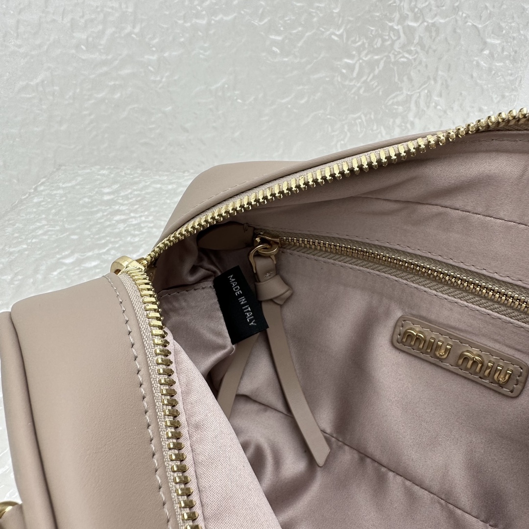 MiuMiu SS23 Softy Padded Bag-22*10*7.5CM