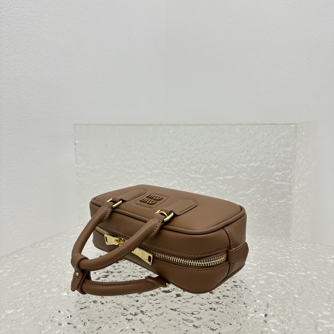 MiuMiu SS23 Softy Padded Bag-22*10*7.5CM