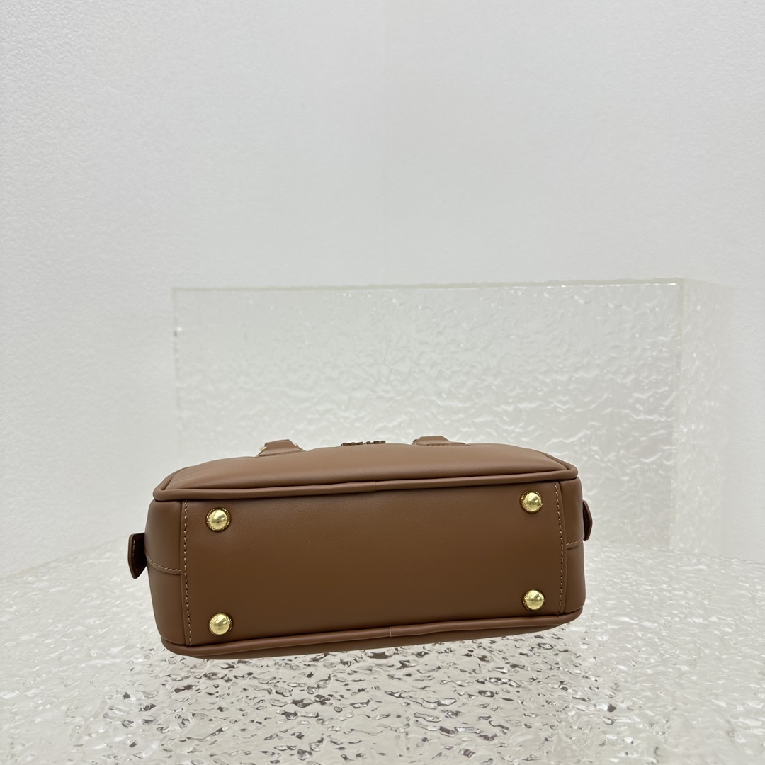 MiuMiu SS23 Softy Padded Bag-22*10*7.5CM