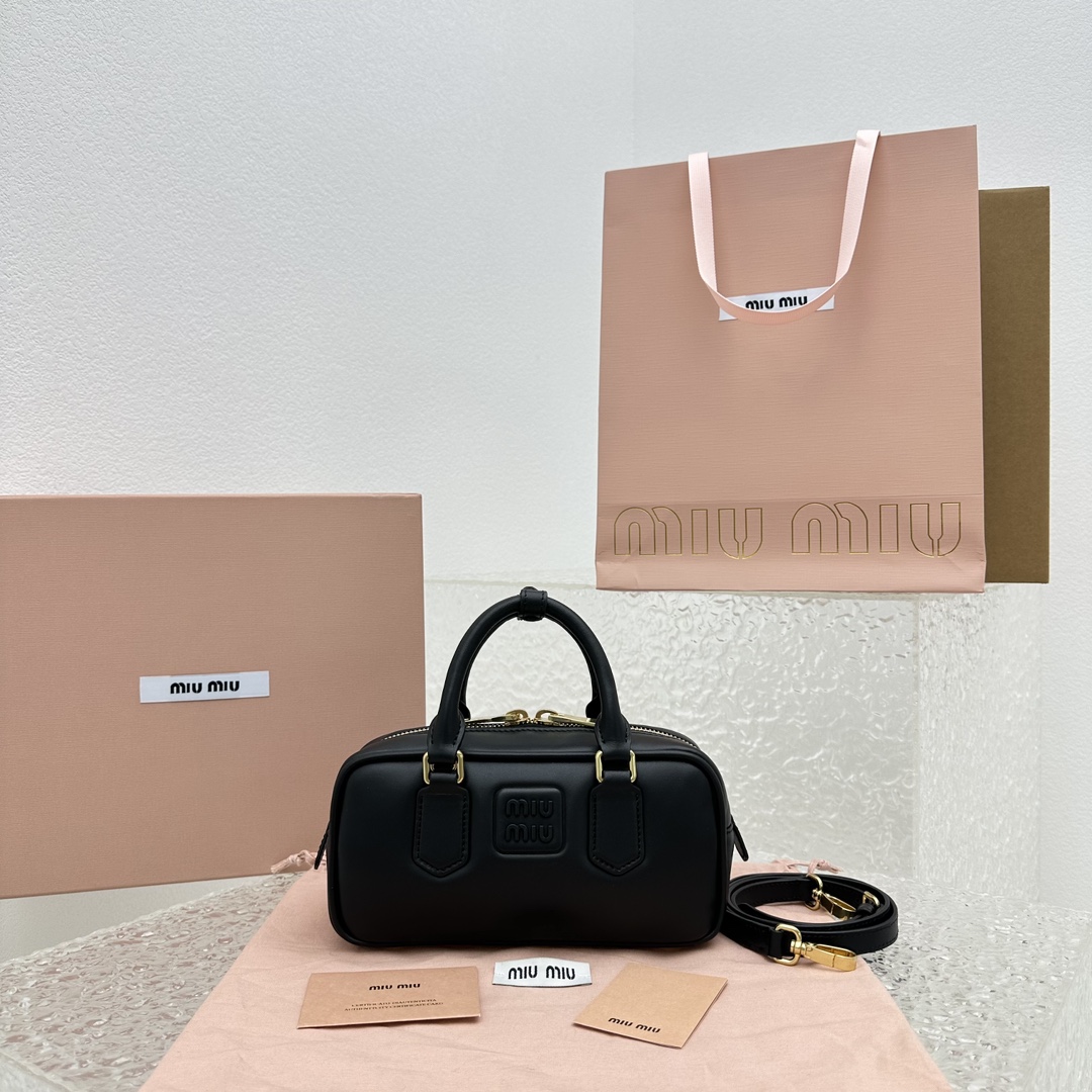 MiuMiu SS23 Softy Padded Bag-22*10*7.5CM