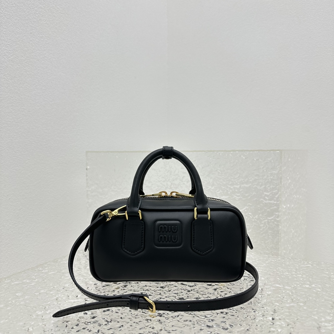 MiuMiu SS23 Softy Padded Bag-22*10*7.5CM