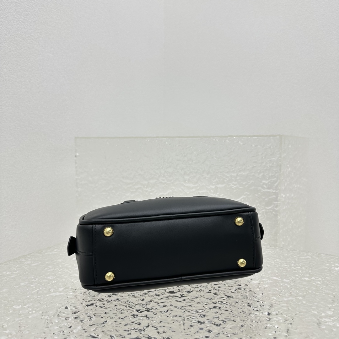 MiuMiu SS23 Softy Padded Bag-22*10*7.5CM
