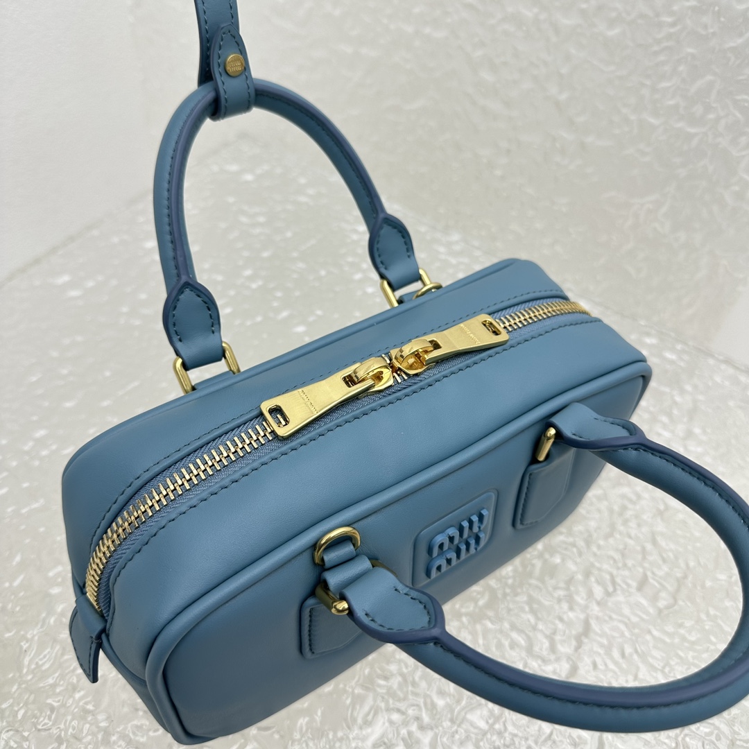 MiuMiu SS23 Softy Padded Bag-22*10*7.5CM