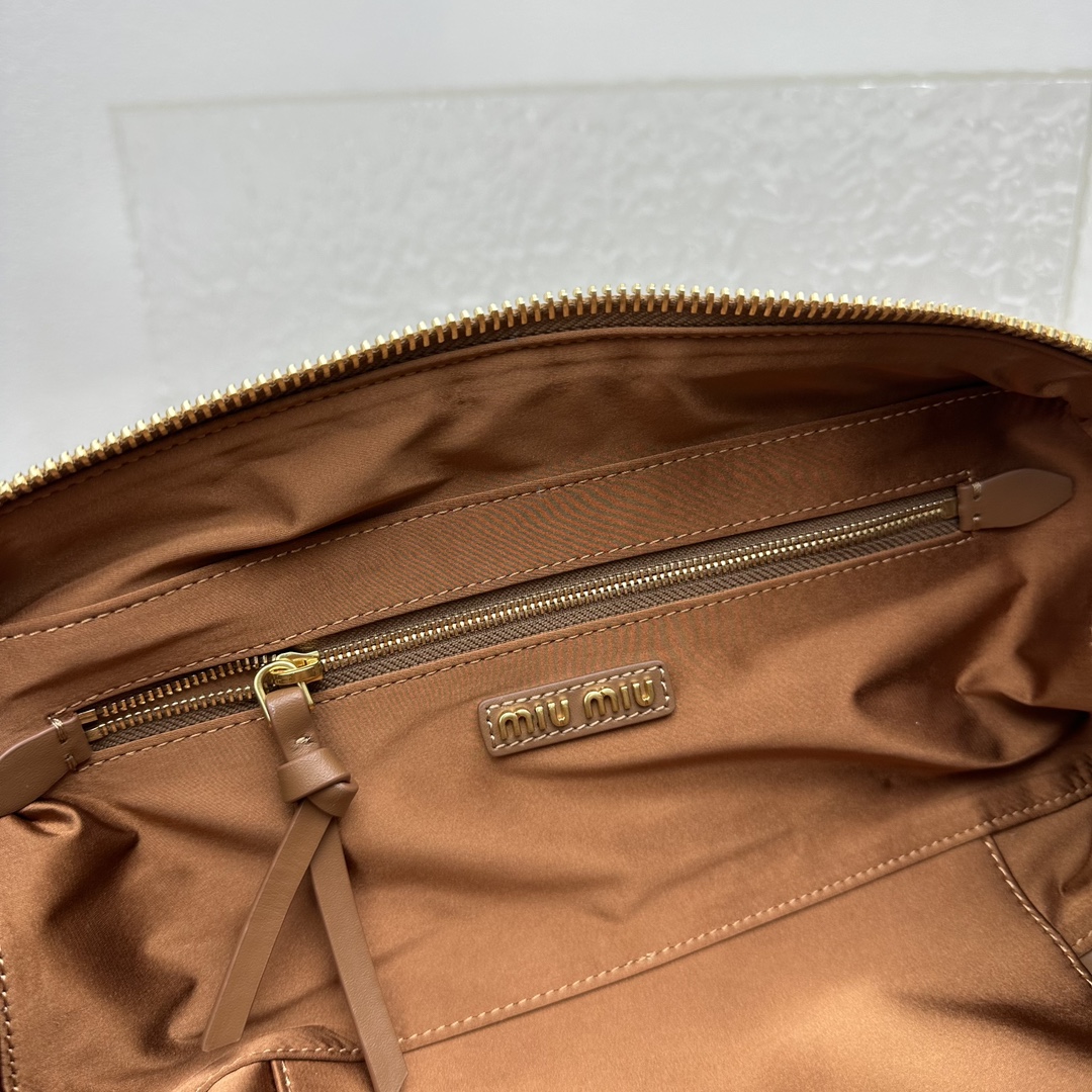 MiuMiu SS23 Softy Padded Bag-27*12*9CM