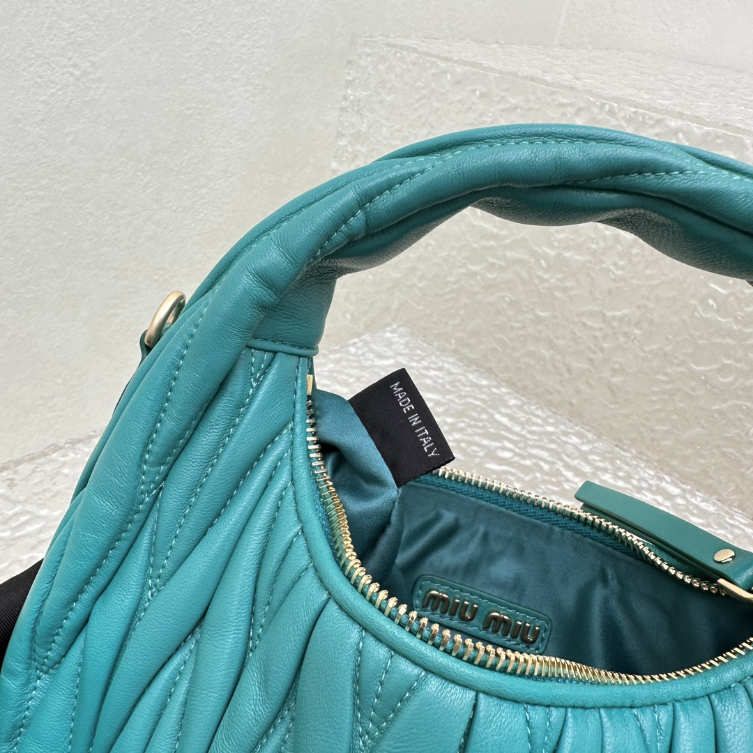 MiuMiu Wander Hobo Bag-20*6*17CM MiuMiu Wander Hobo Bag-20*6*17CM