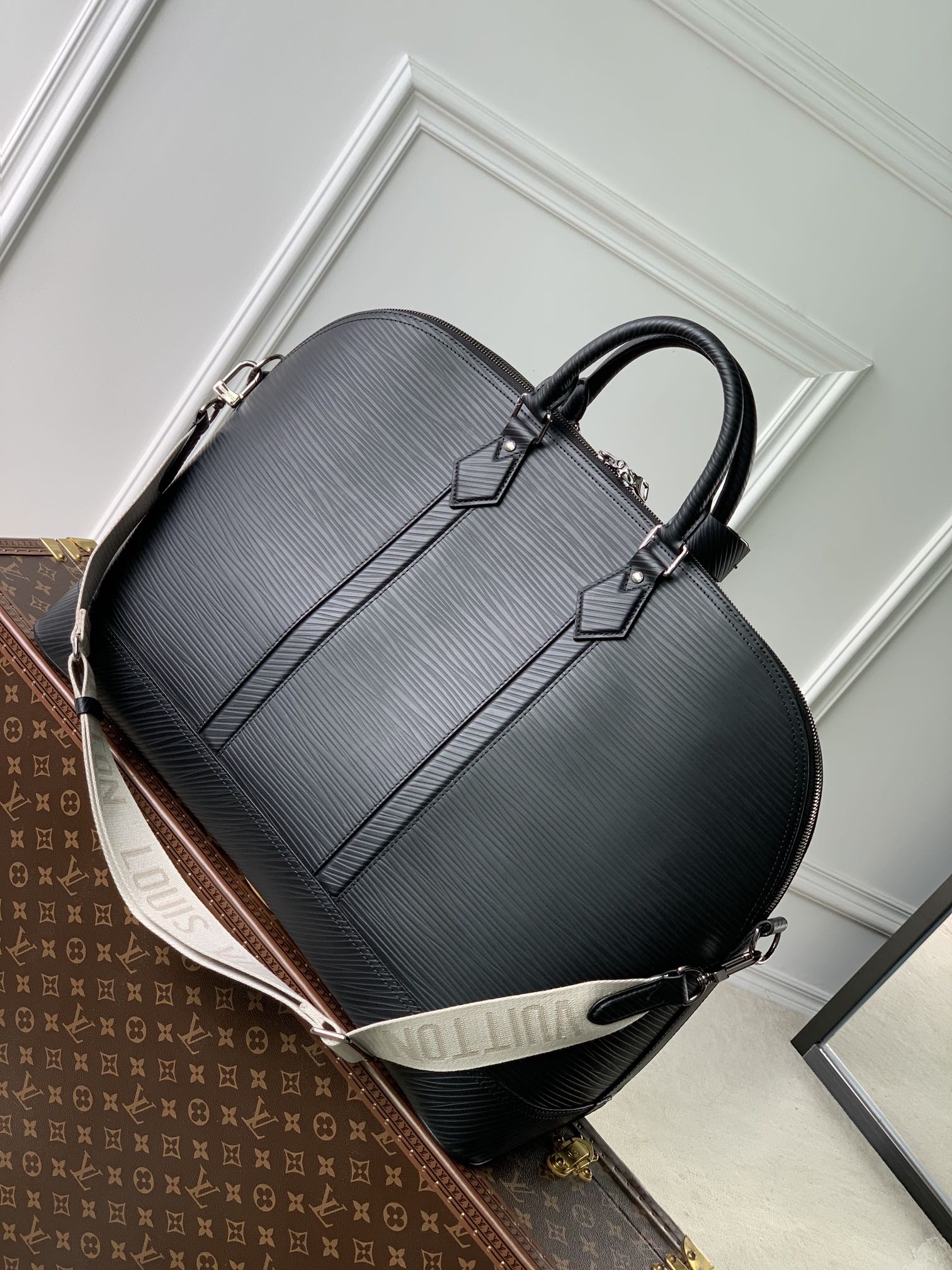 Louis Vuitton Alma Travel Bag-64 x 42 x 22CM