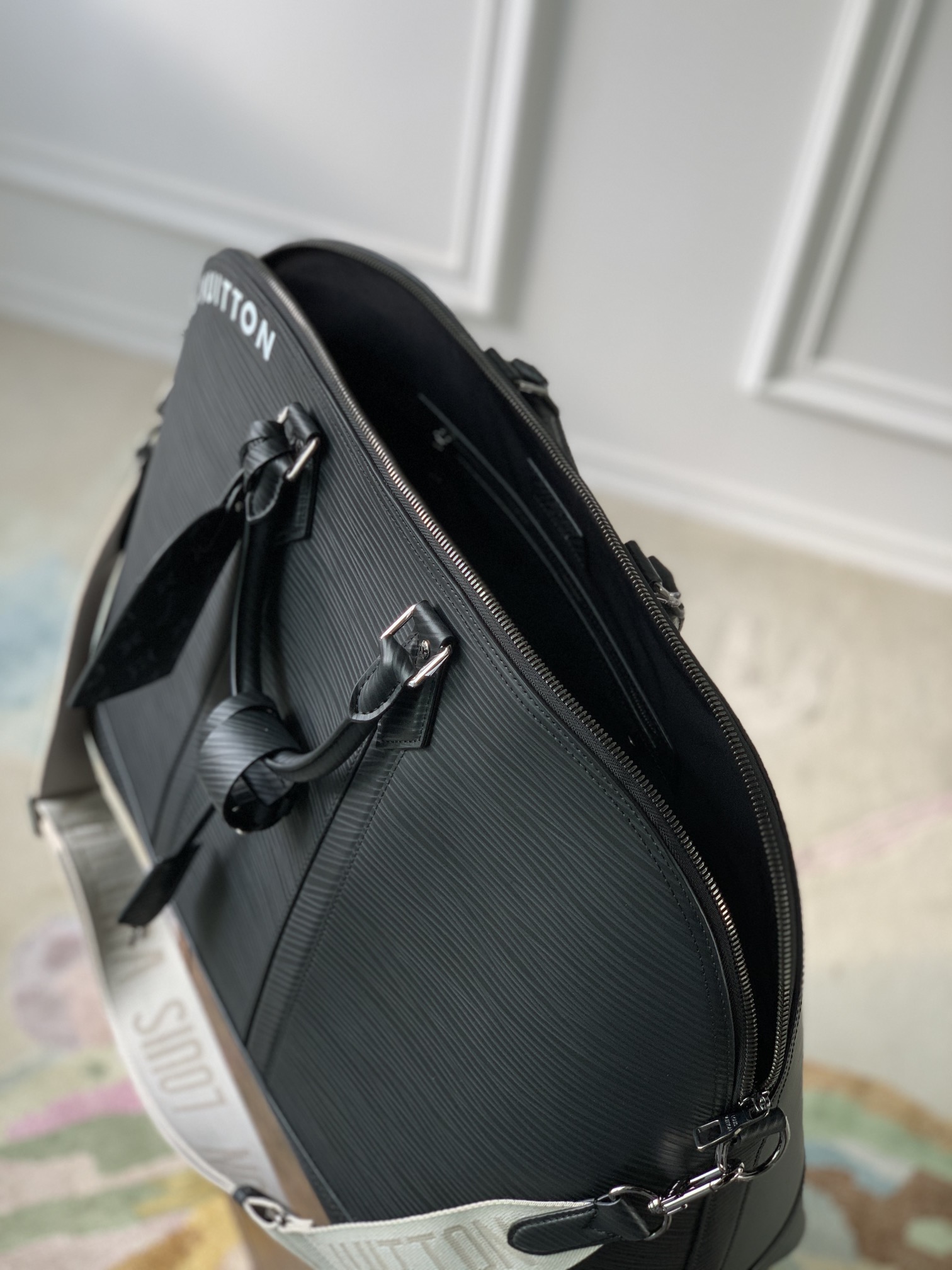 Louis Vuitton Alma Travel Bag-64 x 42 x 22CM