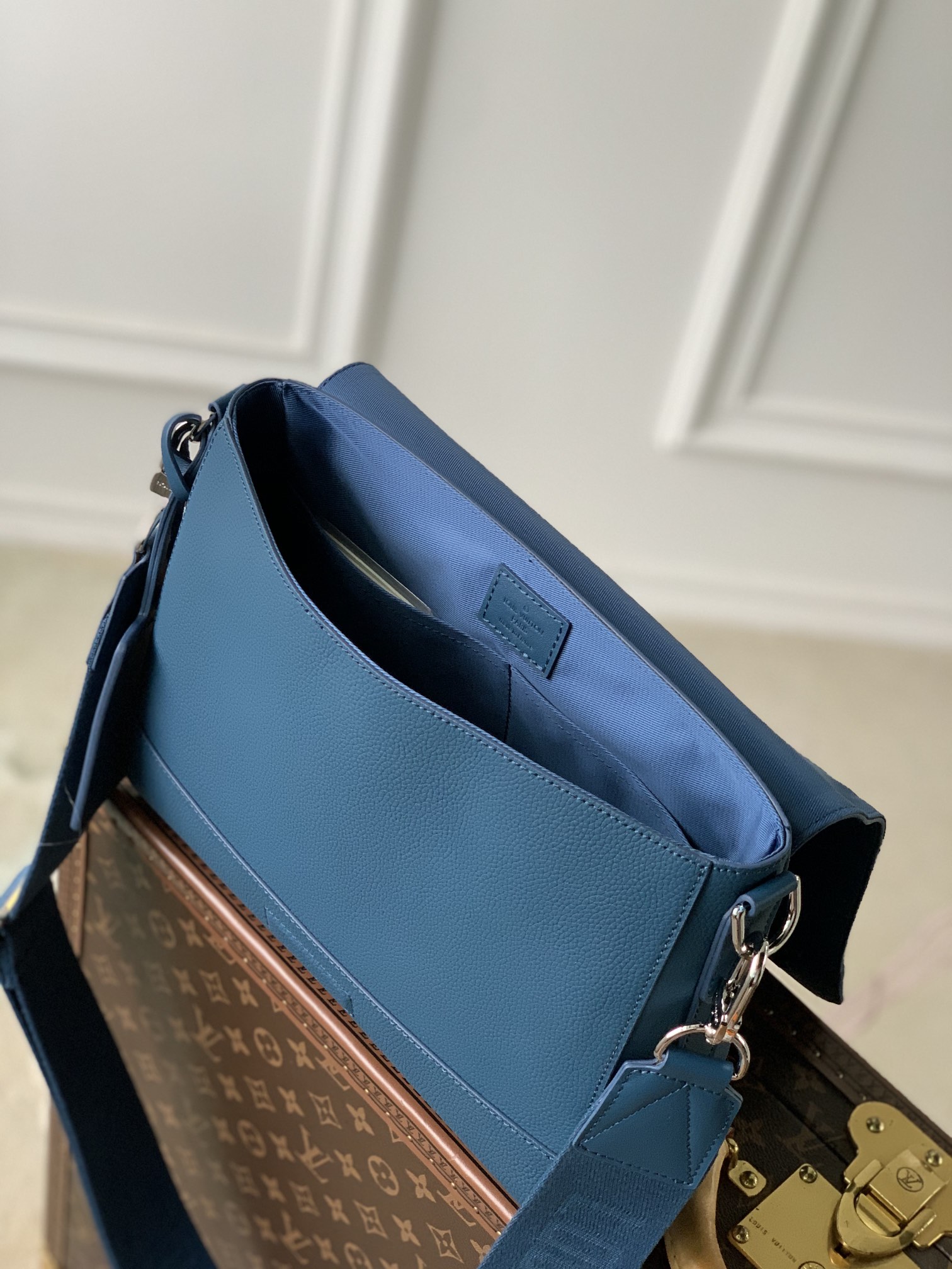 Louis Vuitton Aerogram Bag-M57080-28x24x10CM