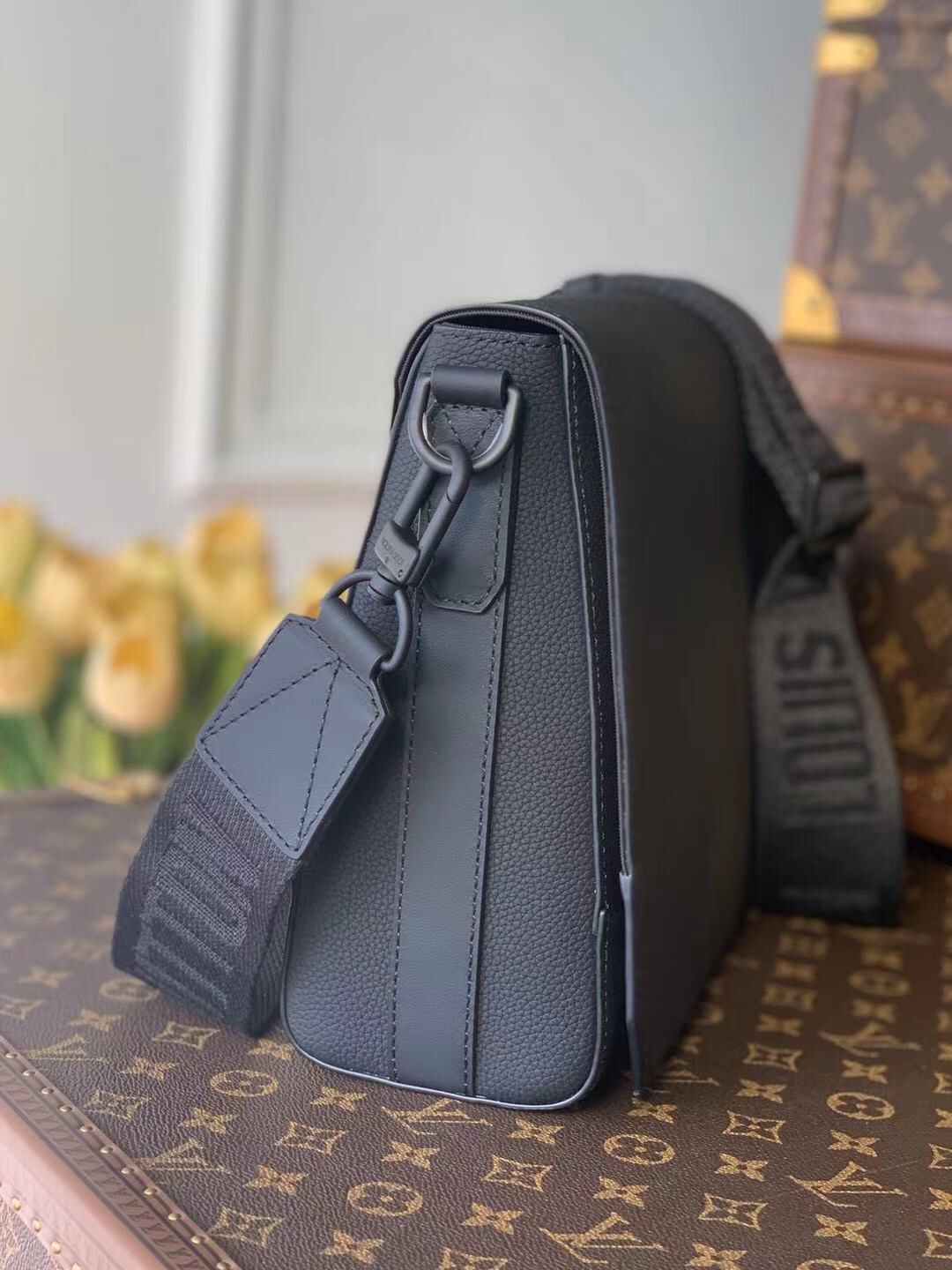 Louis Vuitton Aerogram Bag-M57080-28x24x10CM