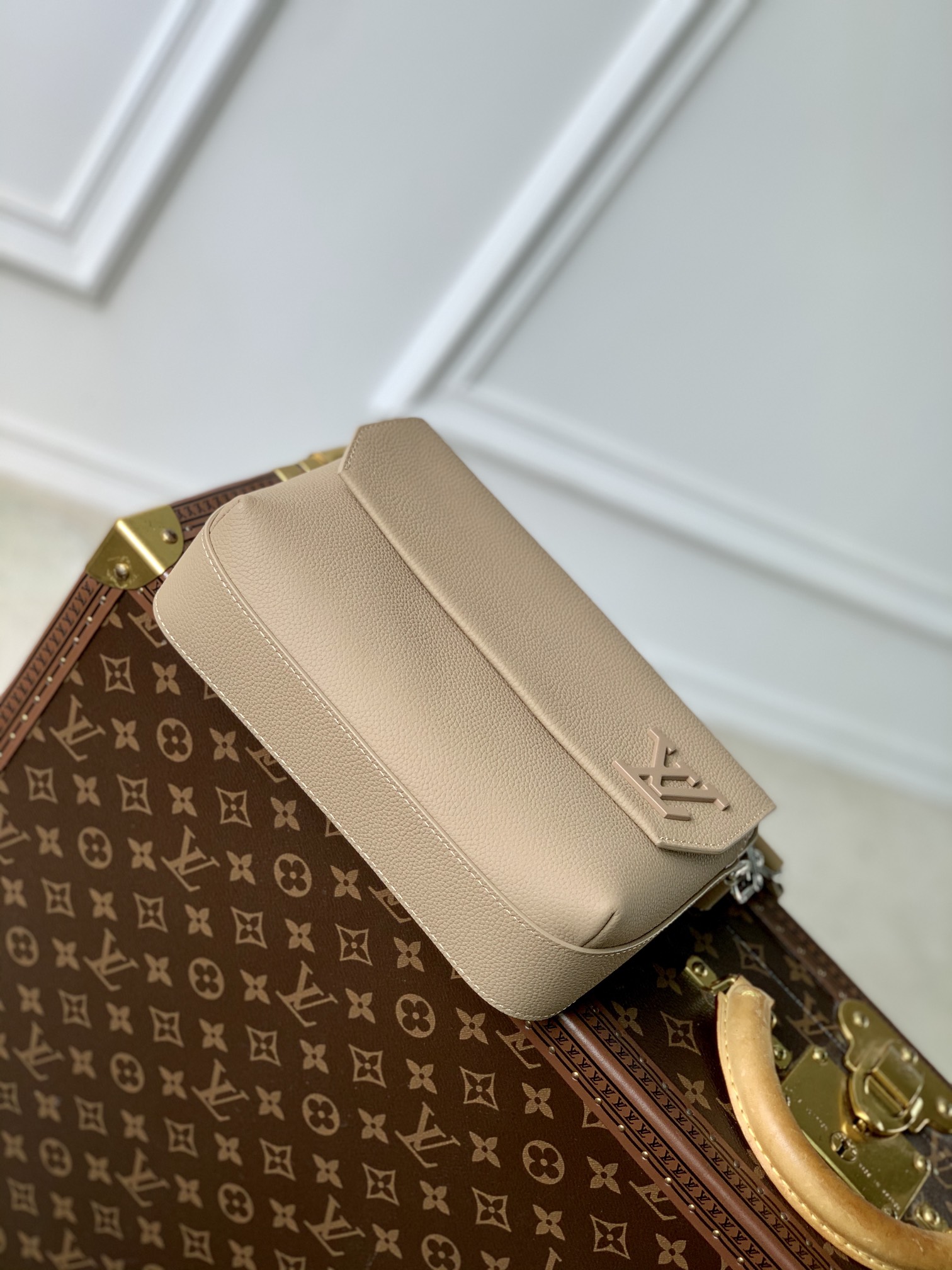 Louis Vuitton Fastline Messenger Bag-23.5 x 18 x 7CM