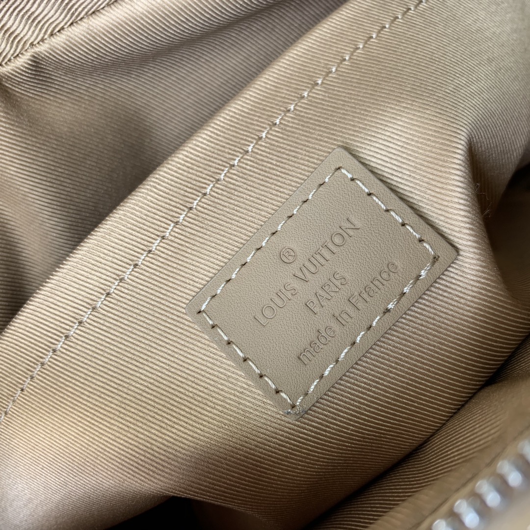 Louis Vuitton Fastline Messenger Bag-23.5 x 18 x 7CM