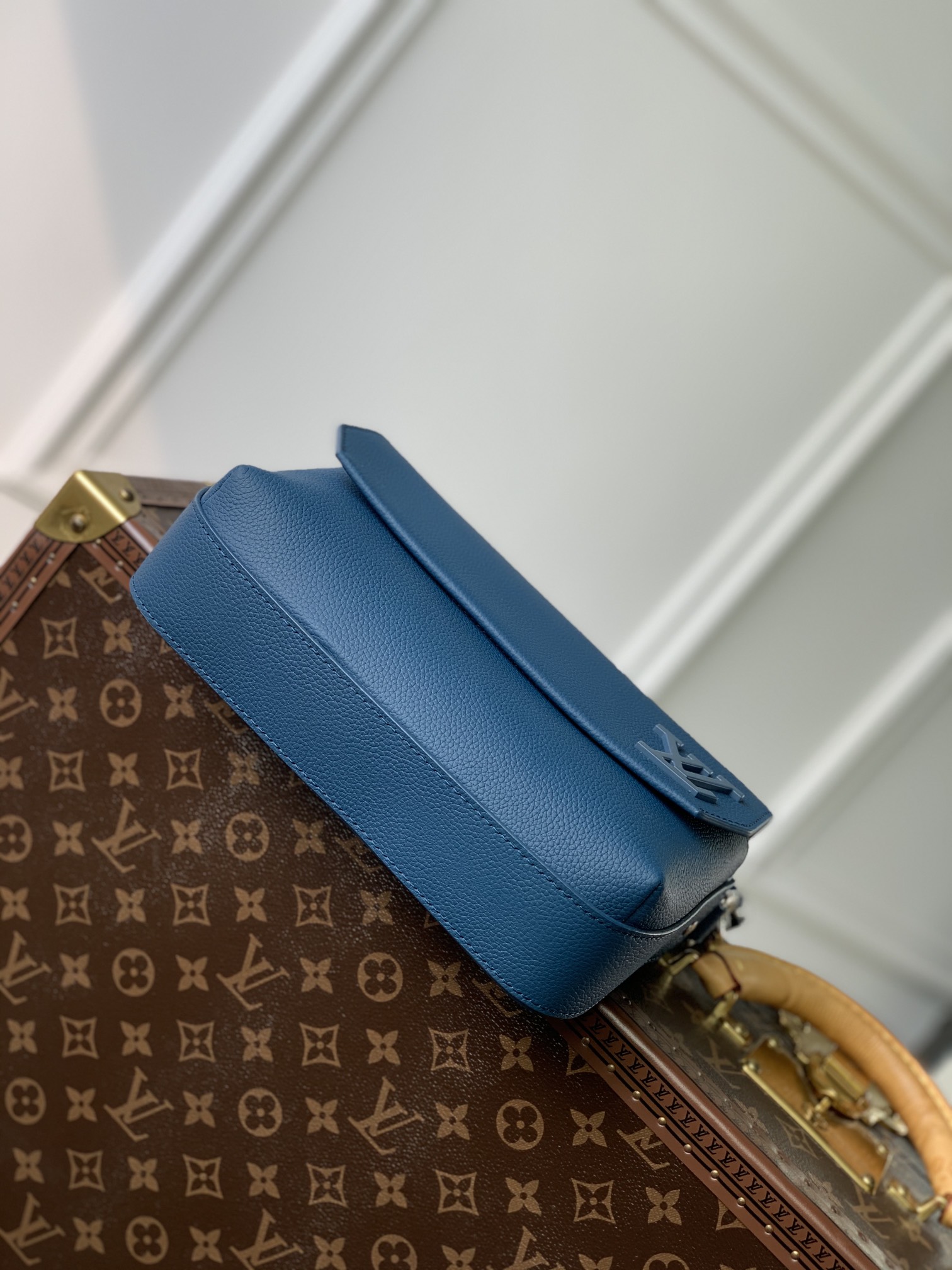 Louis Vuitton Fastline Messenger Bag-23.5 x 18 x 7CM
