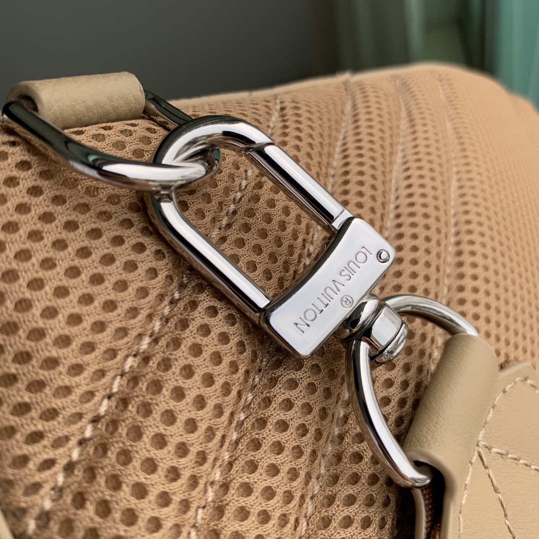 Louis Vuitton Pilot Backpack-20.0 x 30.0 x 4CM