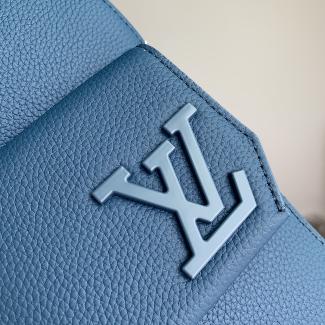 Louis Vuitton Pilot Backpack-20.0 x 30.0 x 4CM