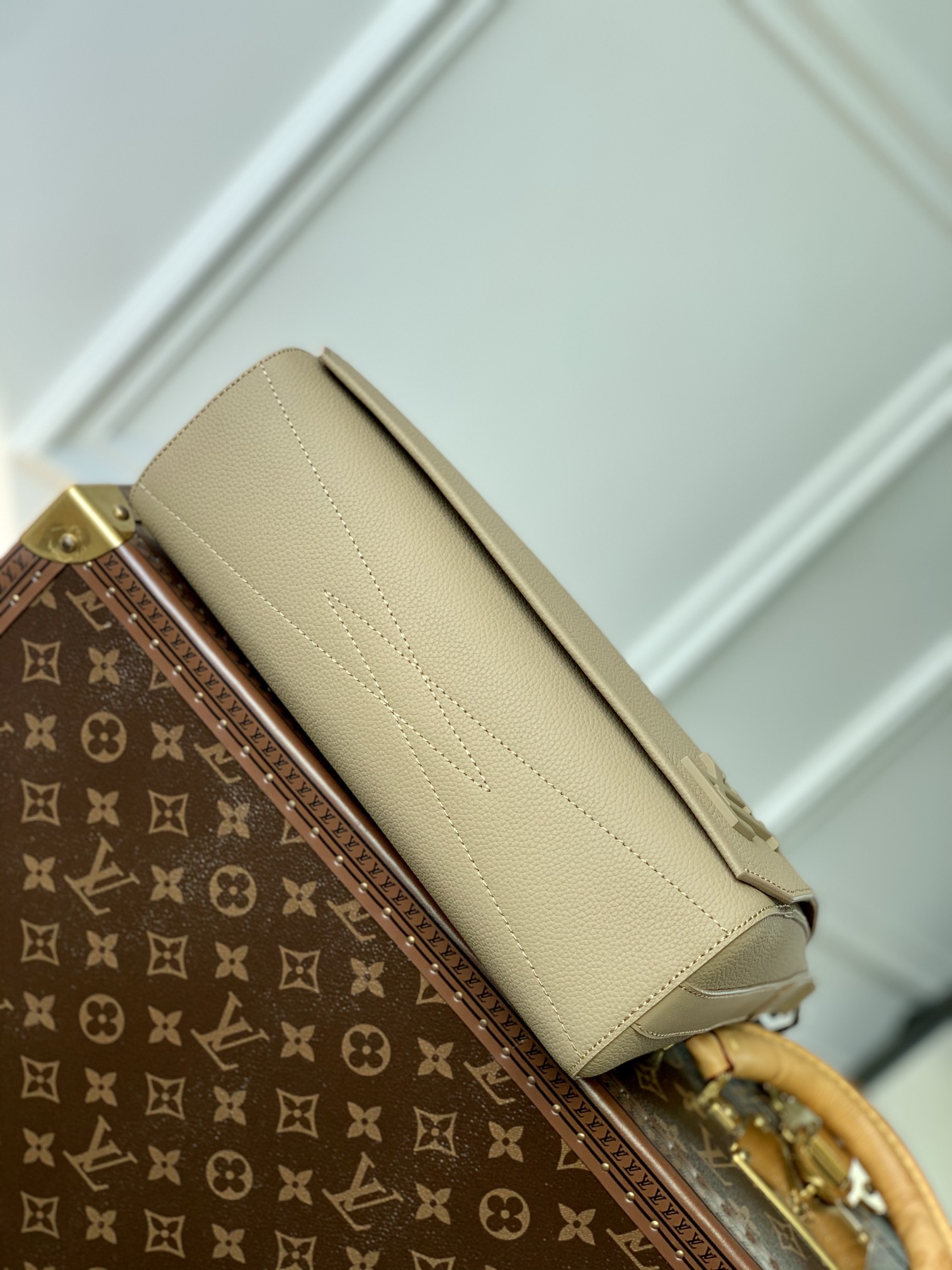 Louis Vuitton Aerogram Messenger Bag-28 x 24 x 10CM