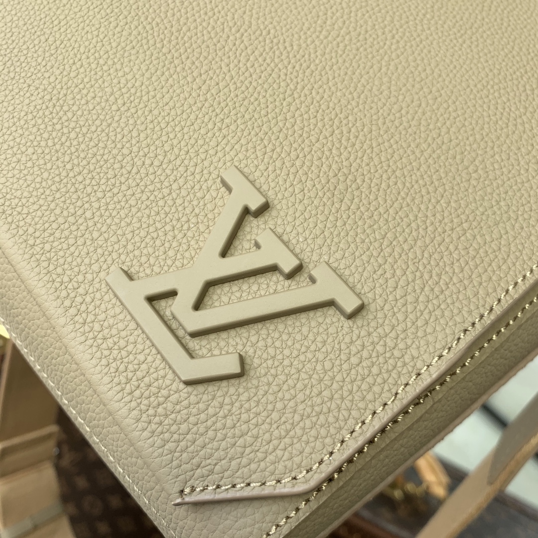 Louis Vuitton Aerogram Messenger Bag-28 x 24 x 10CM